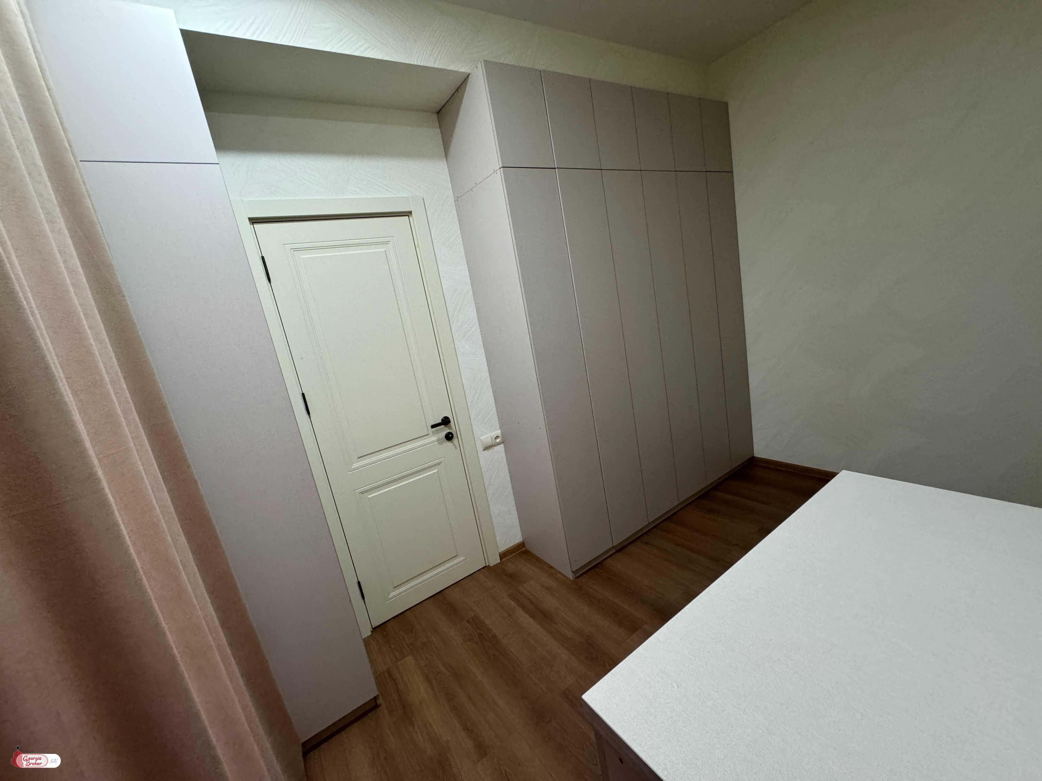 იყიდება ახალი გარემონტებული 3 ოთახიანი ბინა