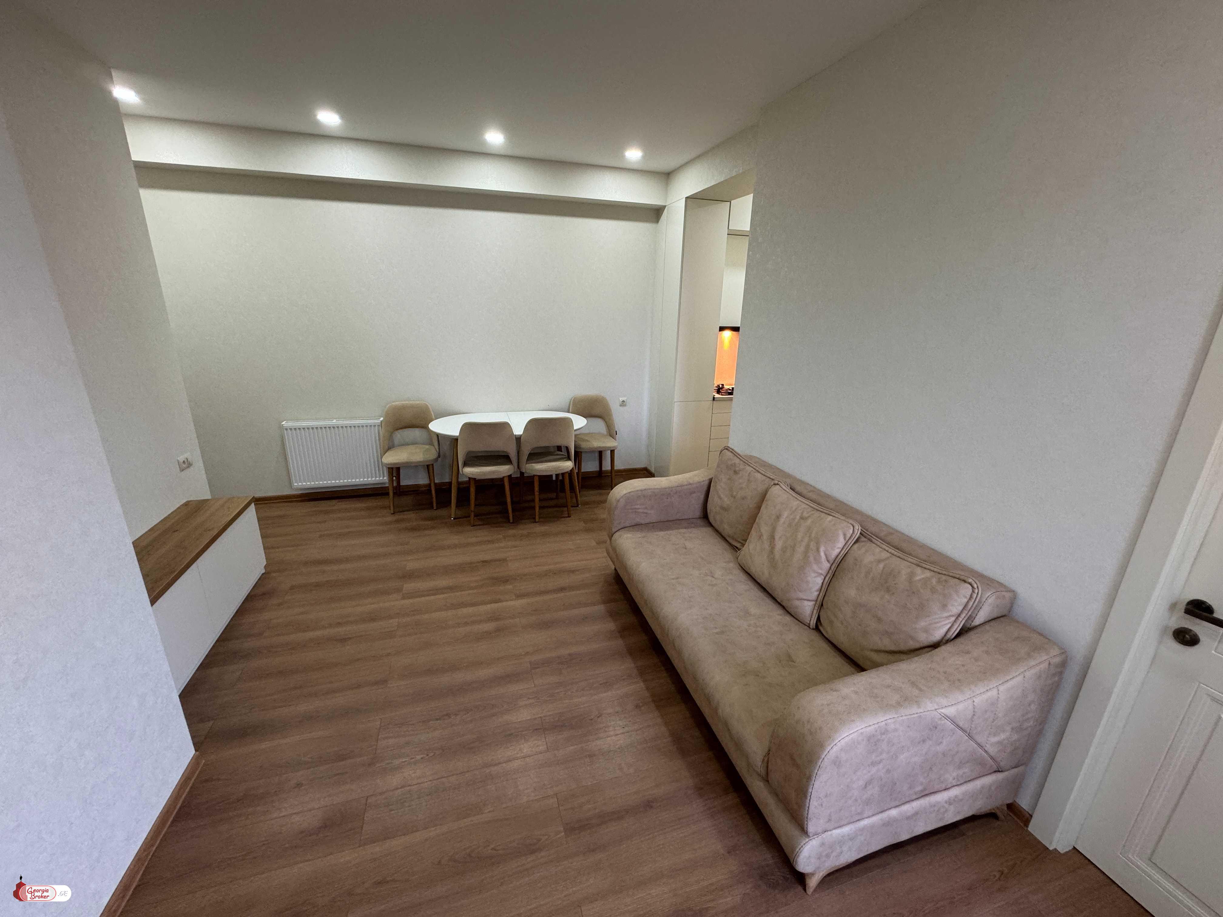 იყიდება ახალი გარემონტებული 3 ოთახიანი ბინა