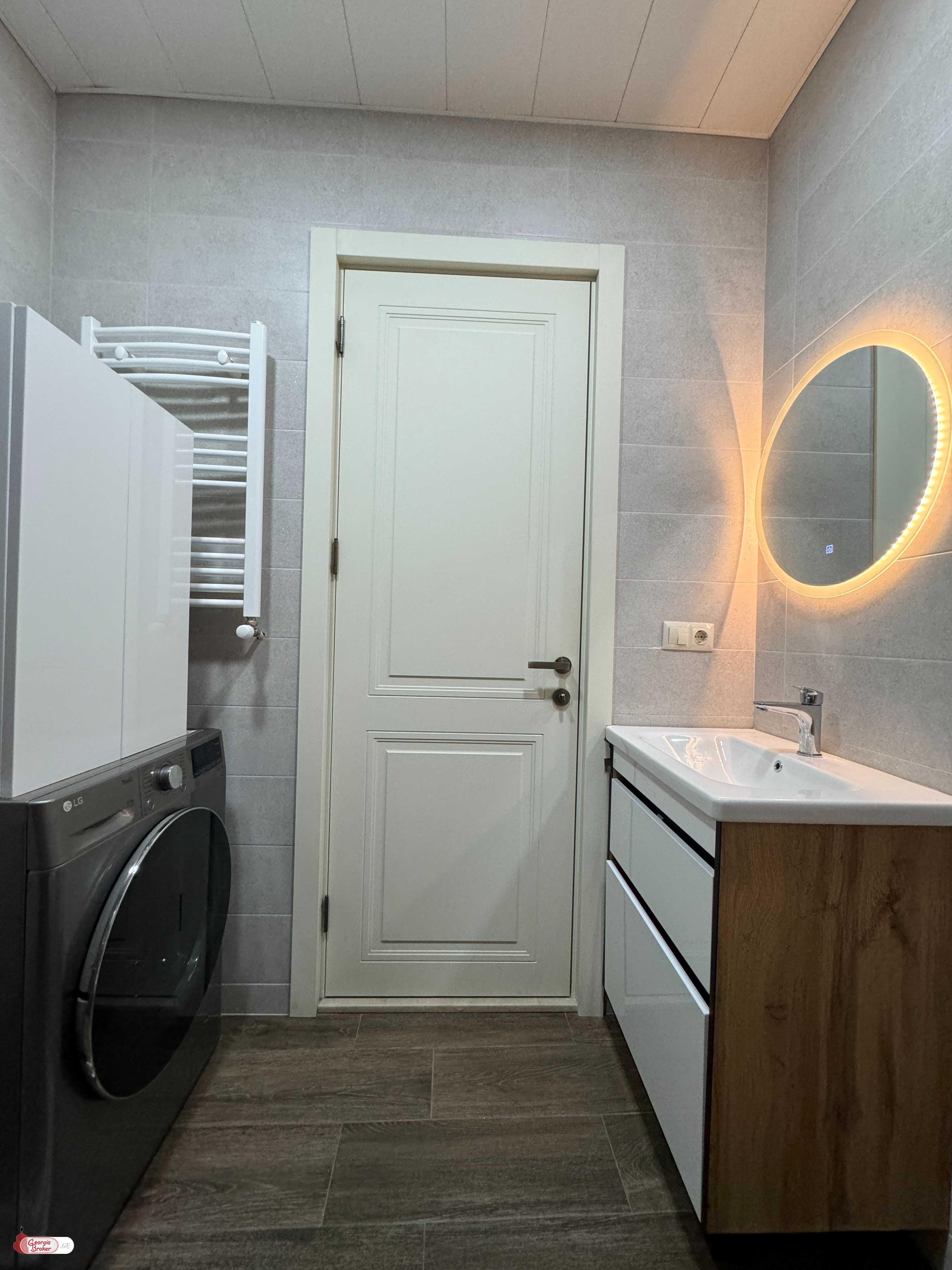 იყიდება ახალი გარემონტებული 3 ოთახიანი ბინა