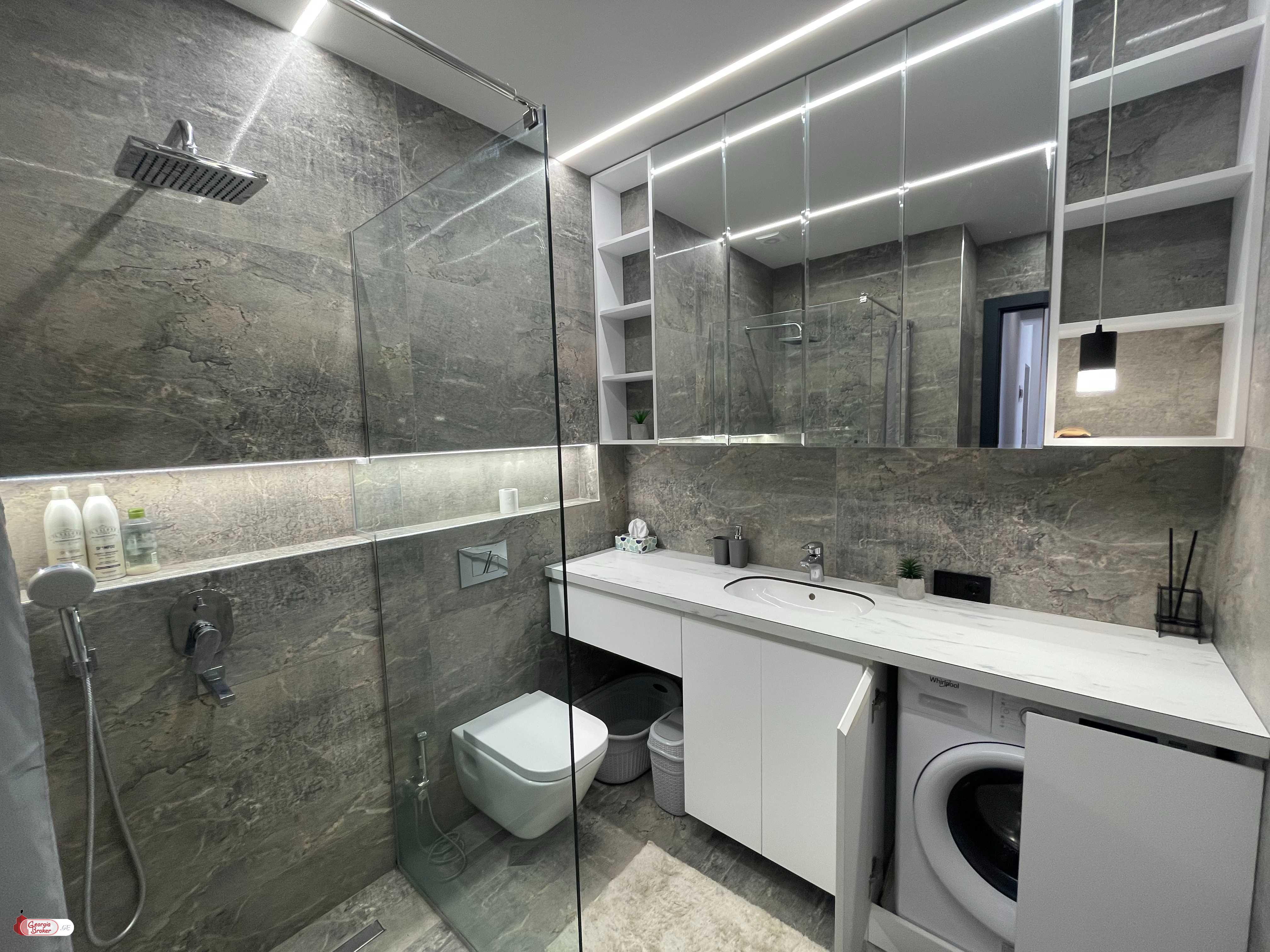 იყიდება ახალი გარემონტებული 3 ოთახიანი ბინა