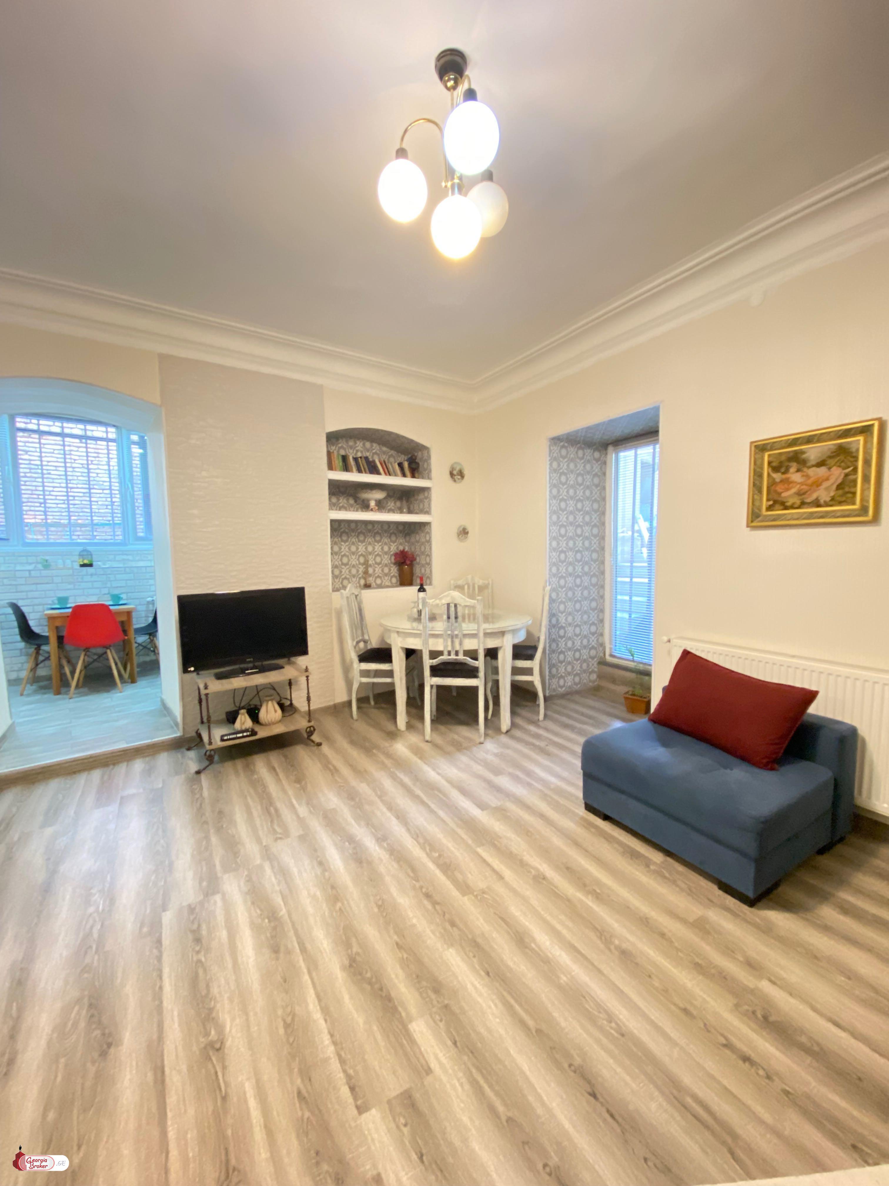 nearly repaired 2-room apartment for sale