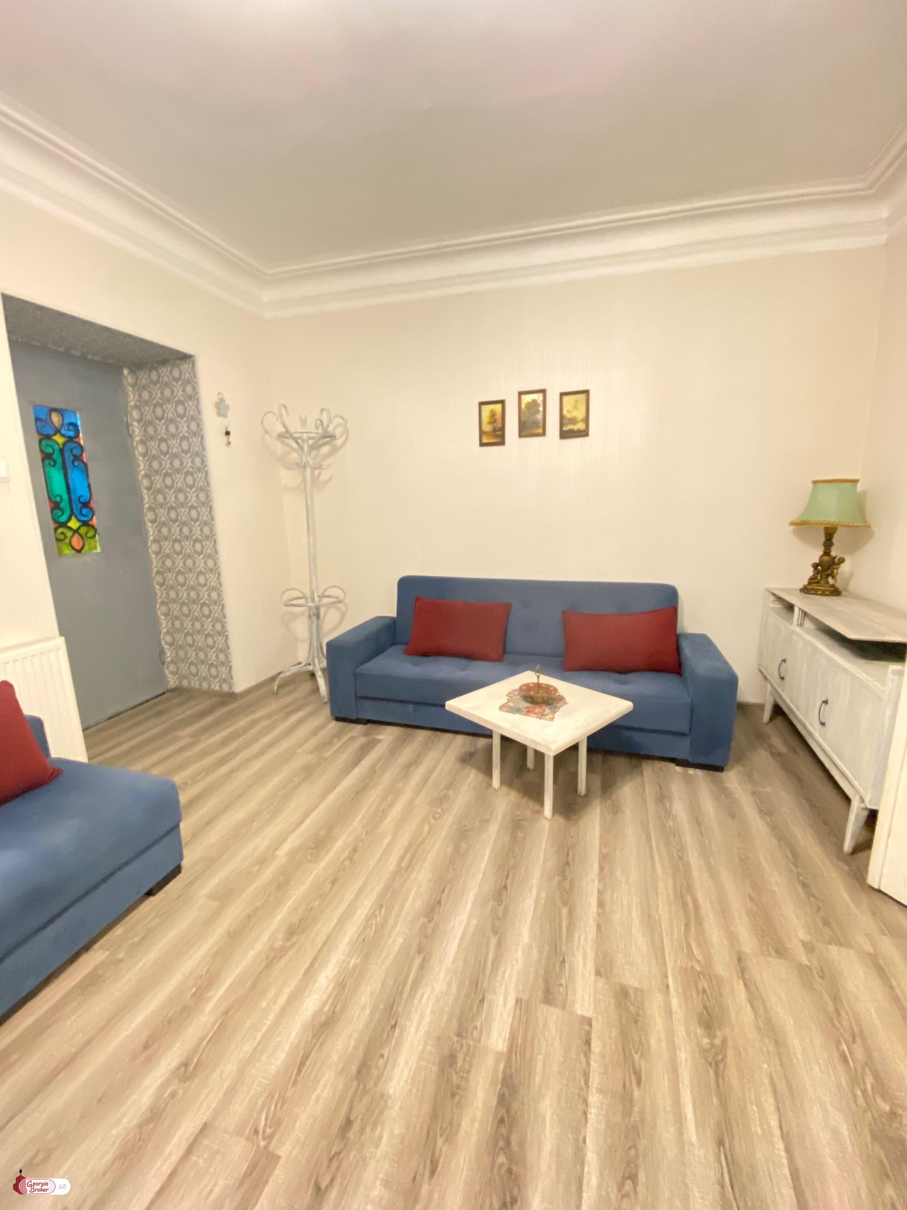 nearly repaired 2-room apartment for sale