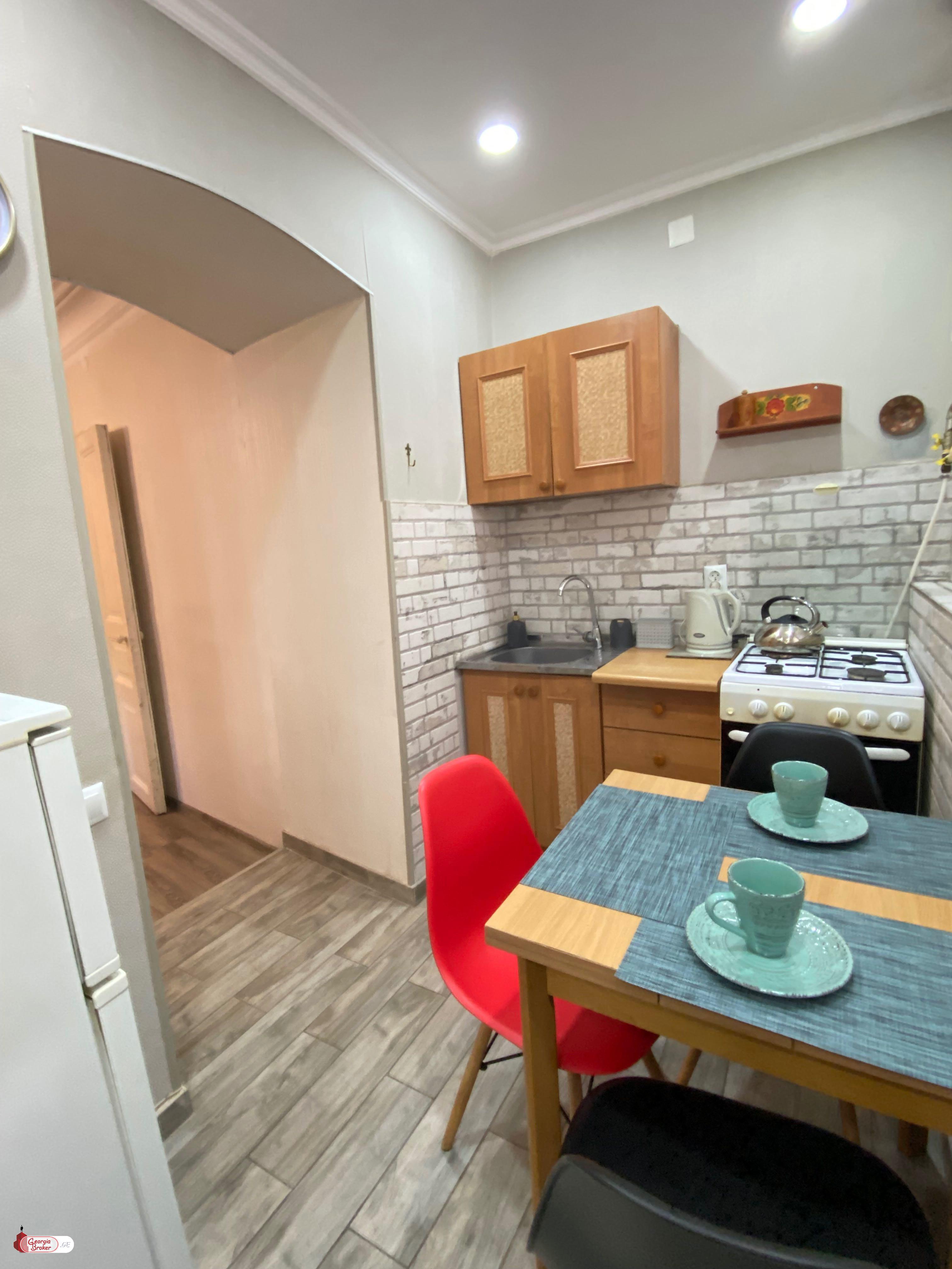 nearly repaired 2-room apartment for sale