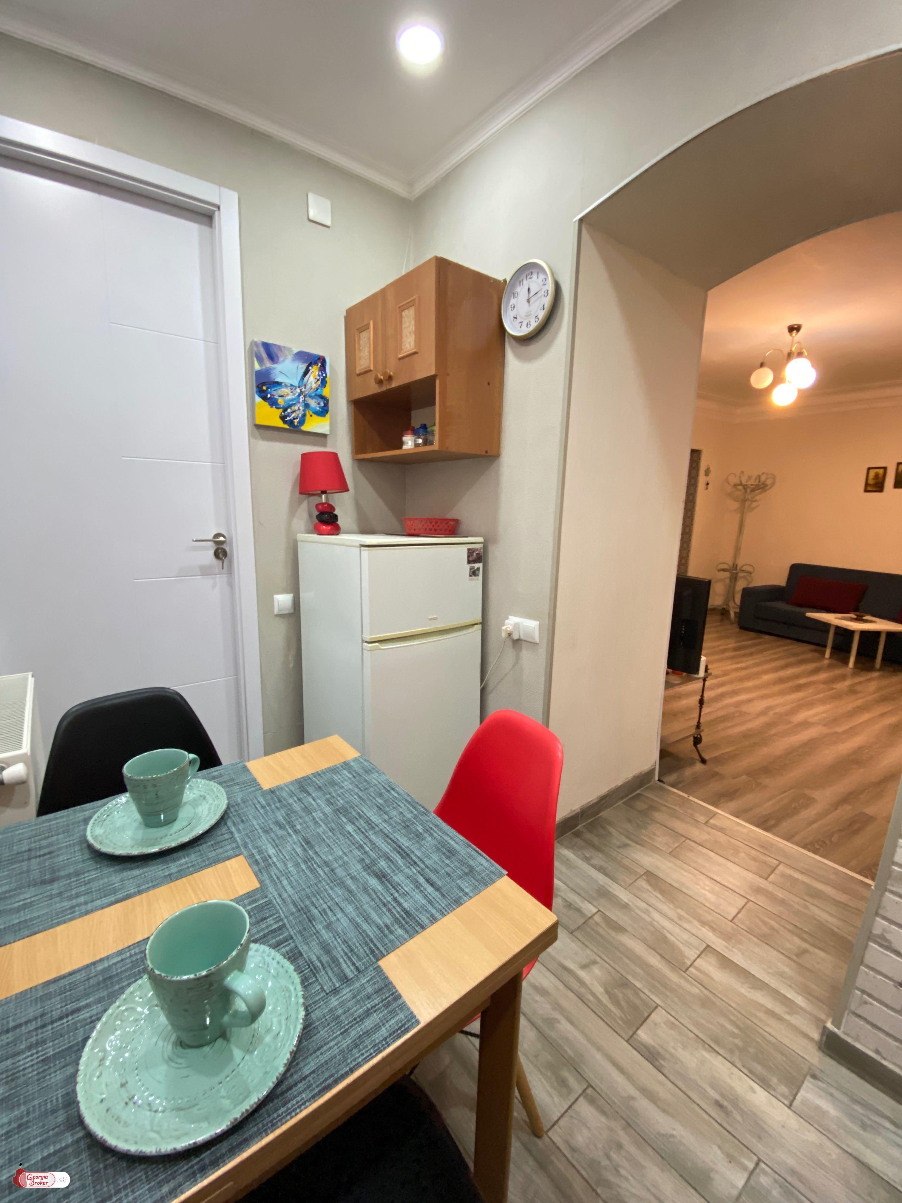 nearly repaired 2-room apartment for sale