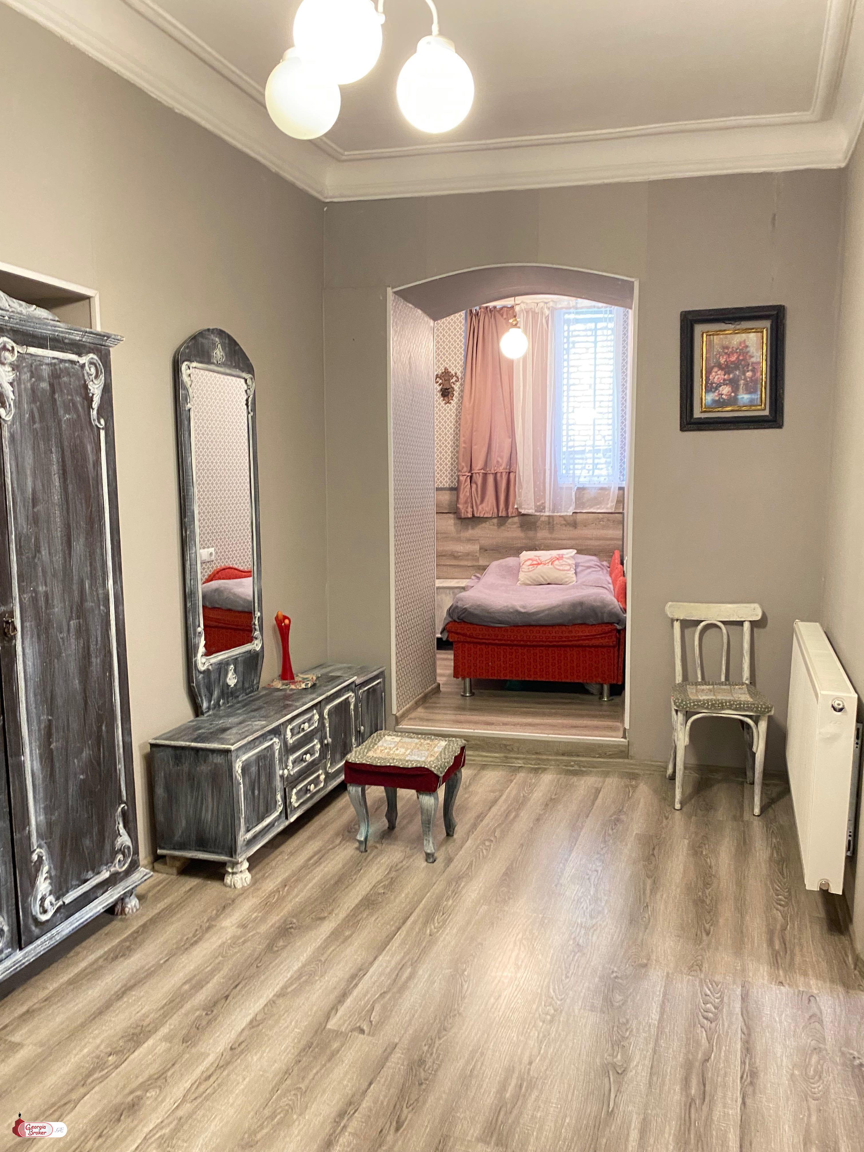 nearly repaired 2-room apartment for sale