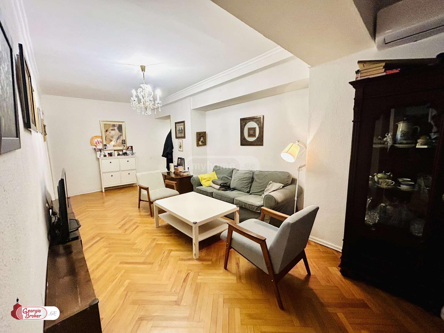 nearly repaired 3-room apartment for sale