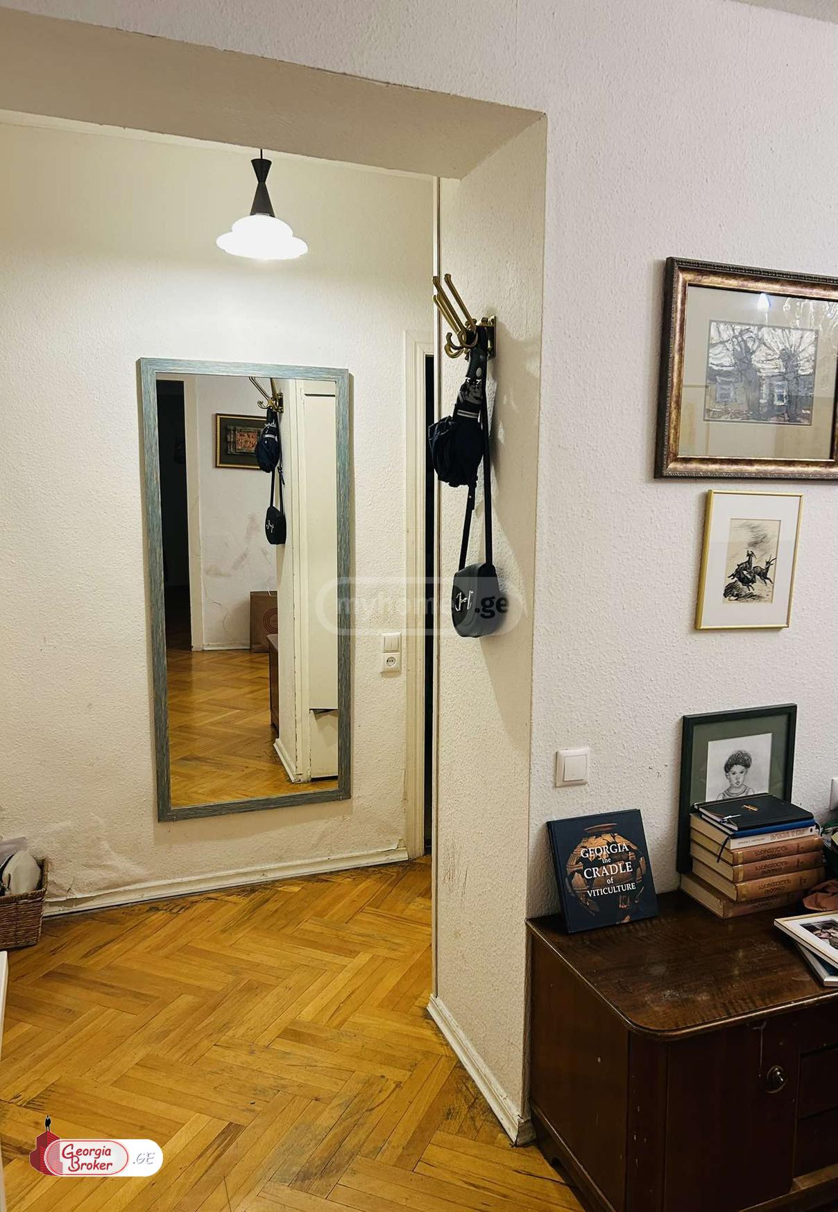 nearly repaired 3-room apartment for sale