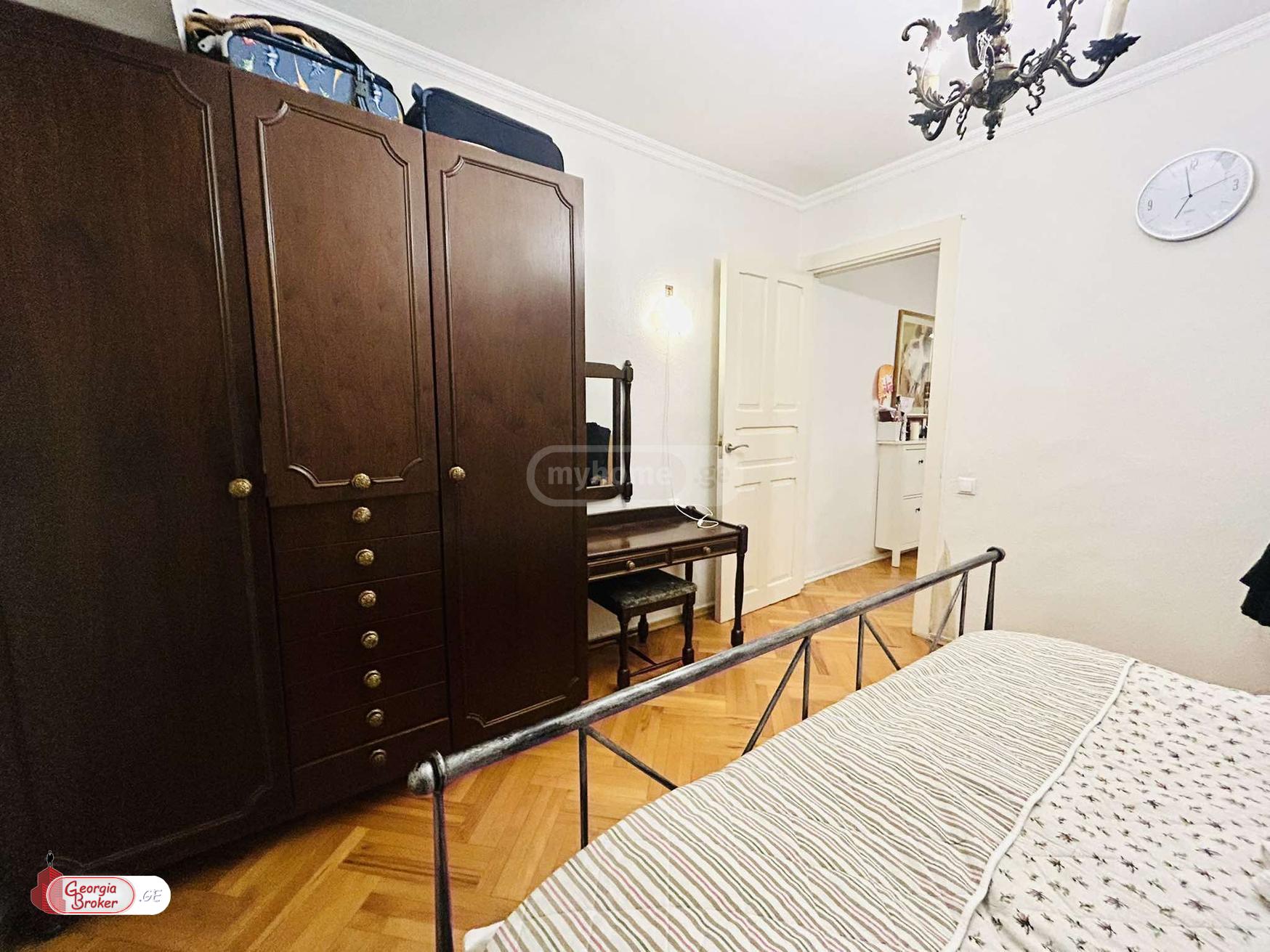 nearly repaired 3-room apartment for sale