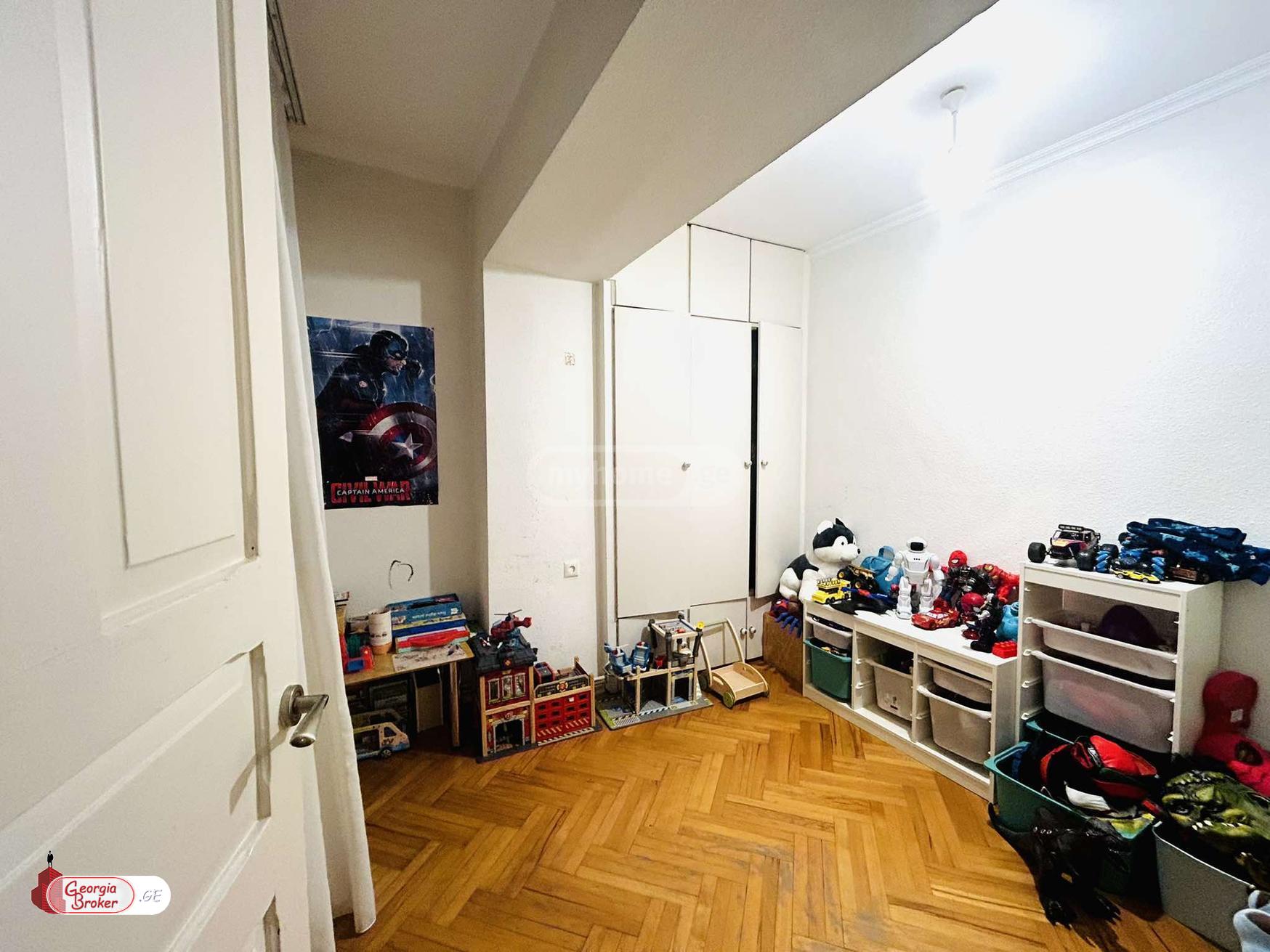 nearly repaired 3-room apartment for sale
