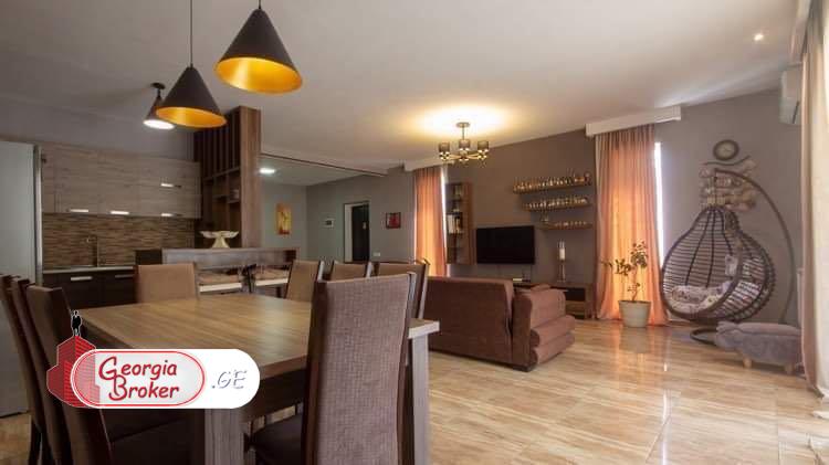 продается дом с новым ремонтом 5-комнат