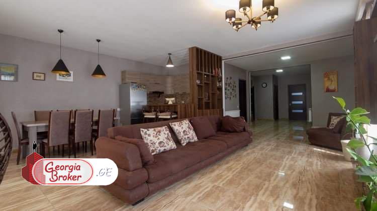 продается дом с новым ремонтом 5-комнат