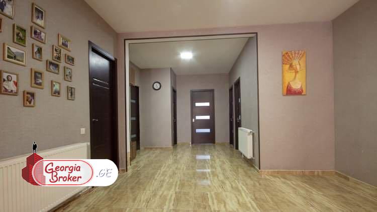 продается дом с новым ремонтом 5-комнат