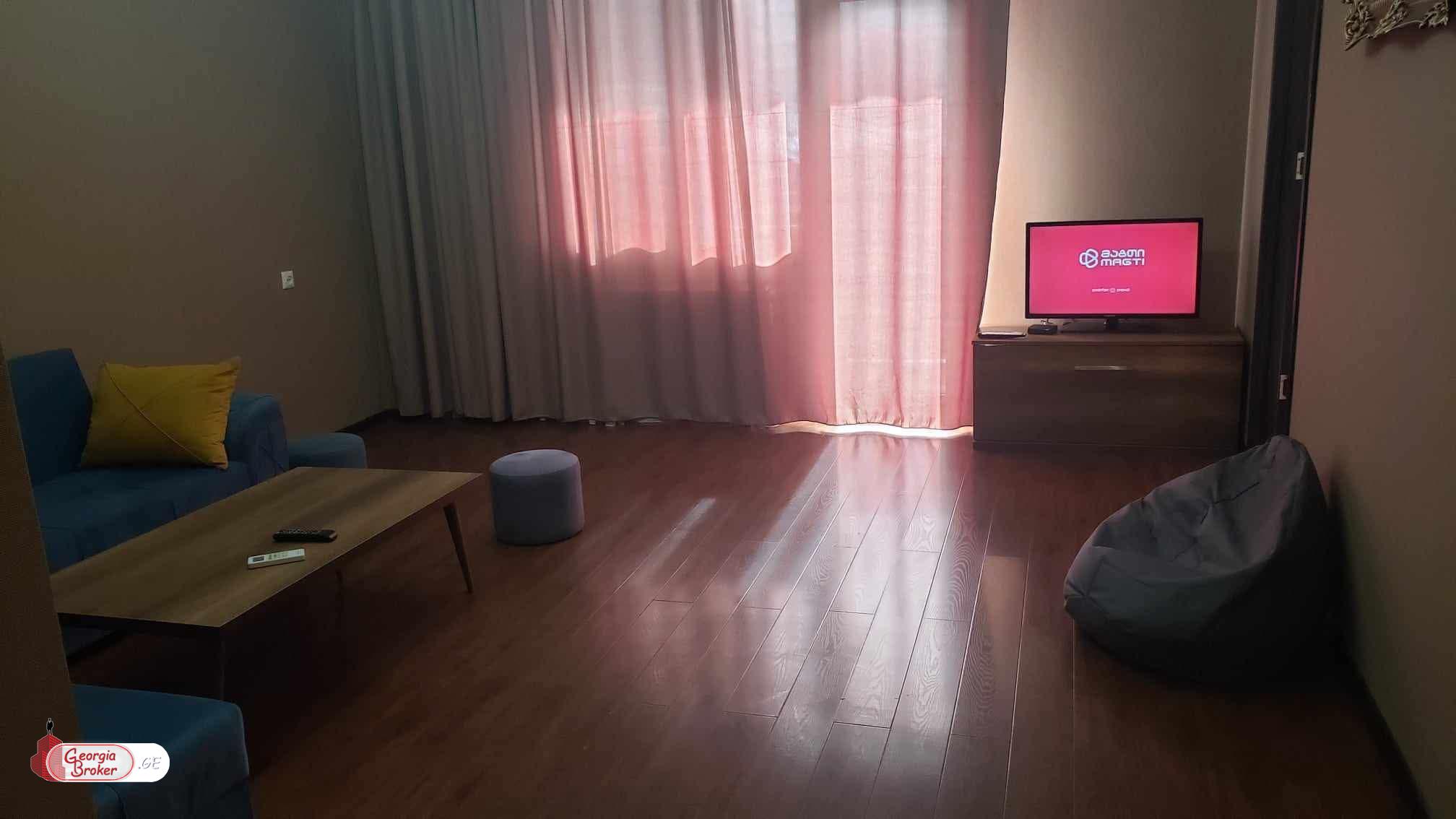 იყიდება ახალი გარემონტებული 3 ოთახიანი ბინა