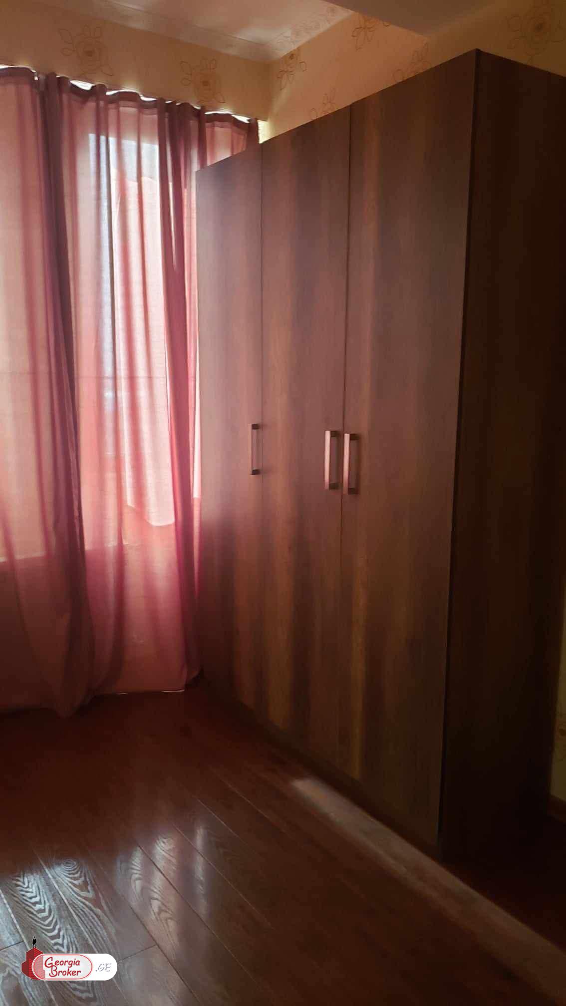 იყიდება ახალი გარემონტებული 3 ოთახიანი ბინა