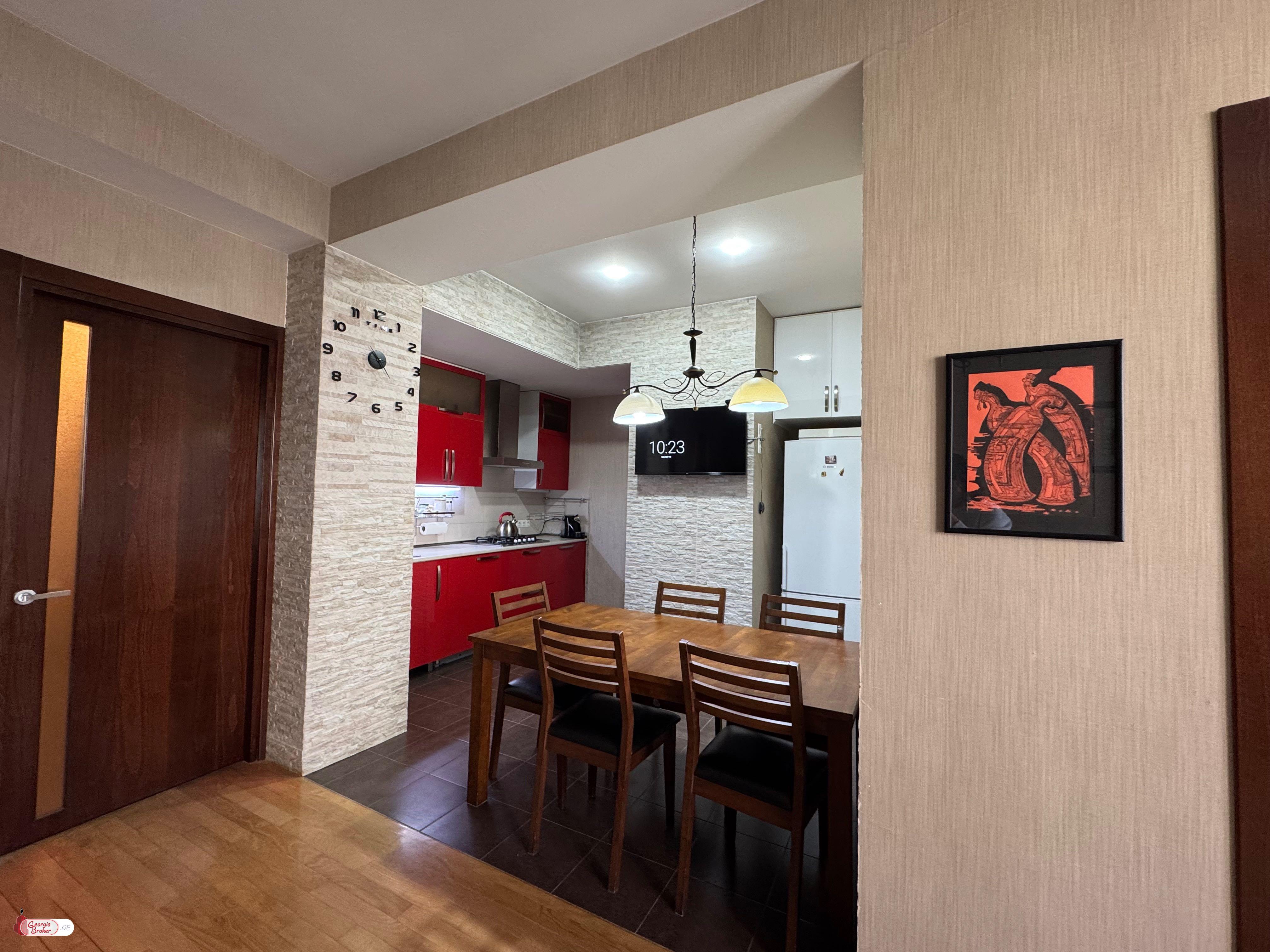 продается квартира с новым ремонтом 3-комнаты