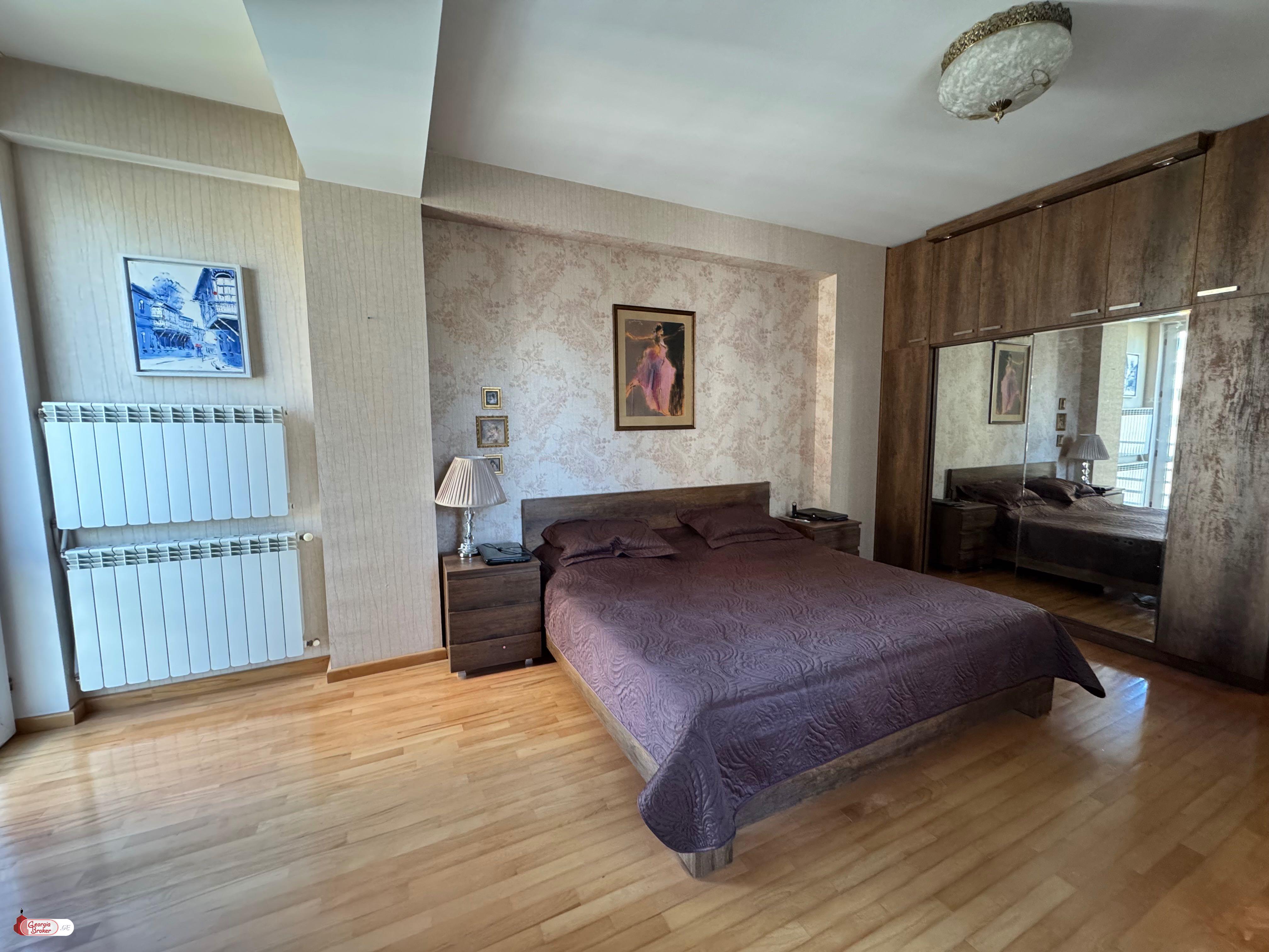 продается квартира с новым ремонтом 3-комнаты