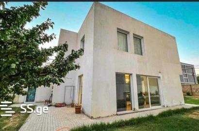 nearly repaired 7-room house for sale