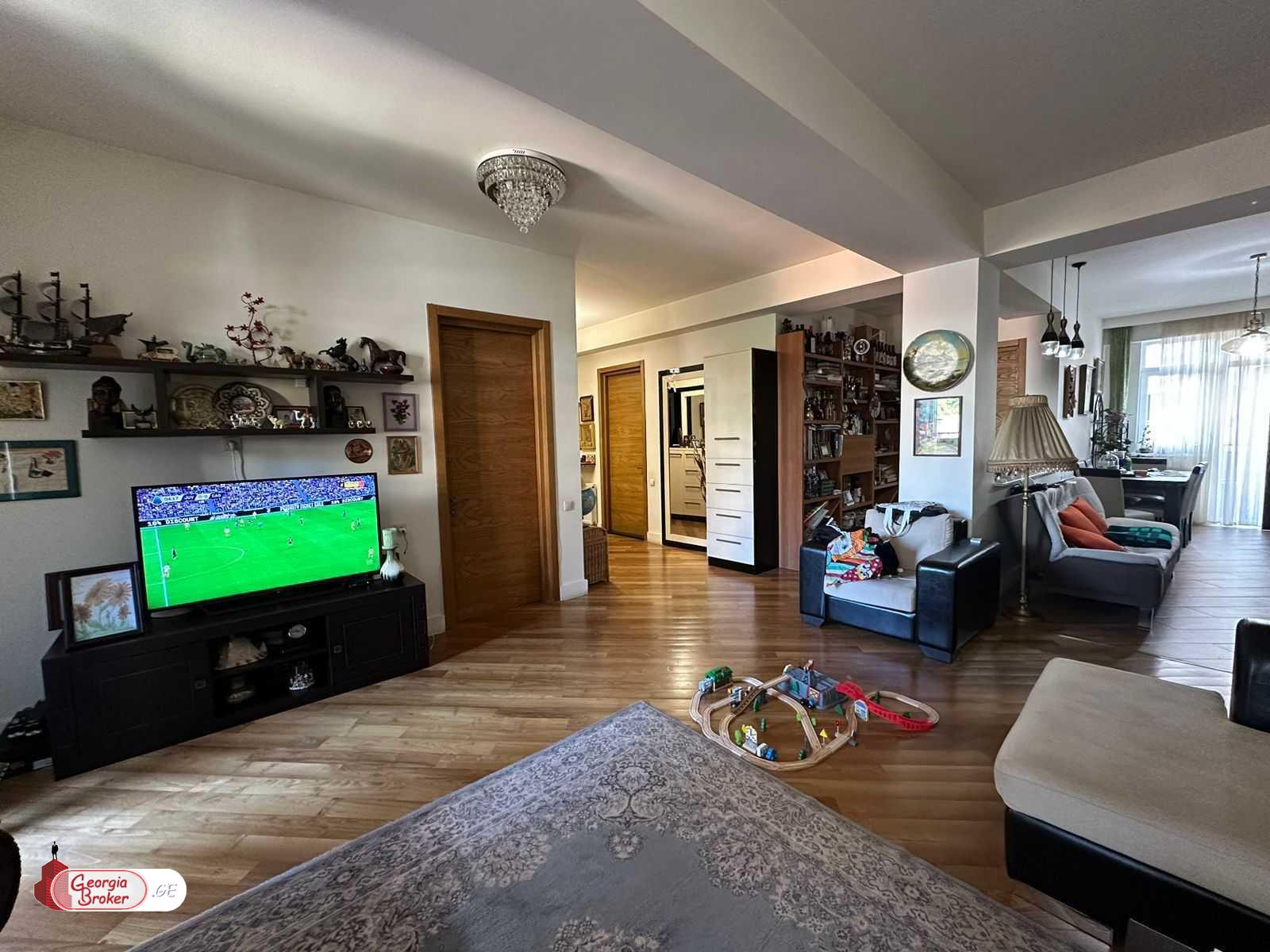 nearly repaired 3-room apartment for sale