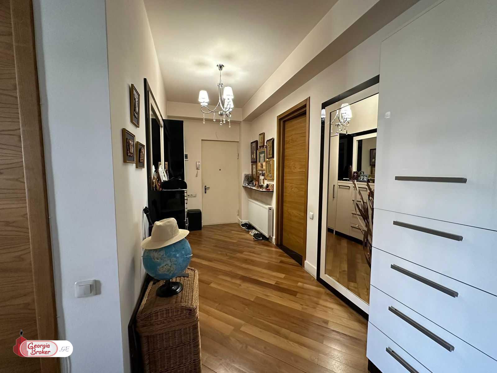 nearly repaired 3-room apartment for sale