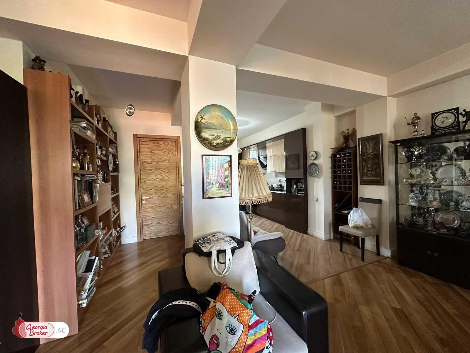 nearly repaired 3-room apartment for sale