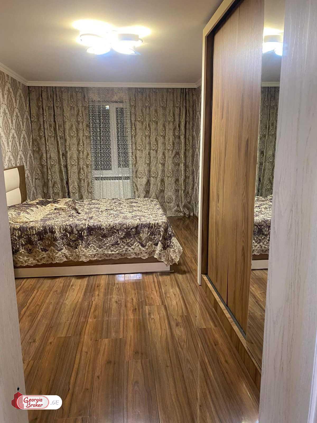 продается квартира с новым ремонтом 5-комнат