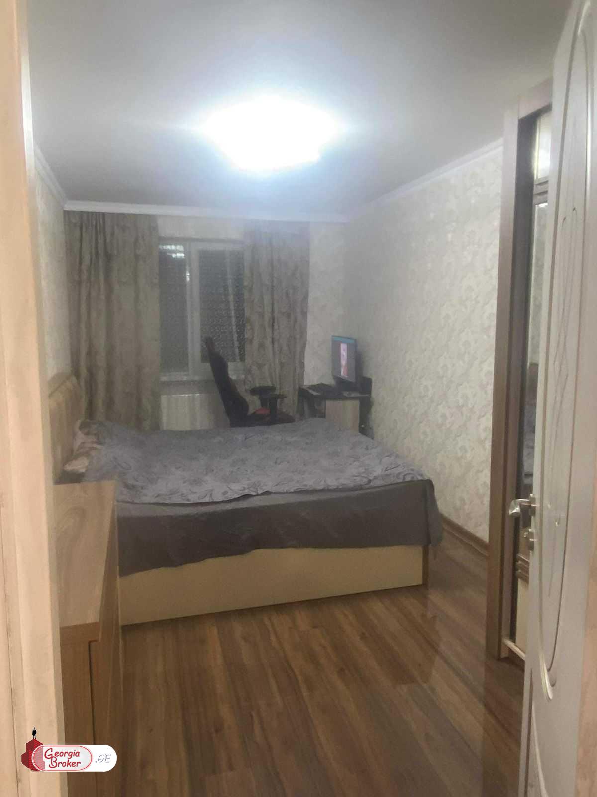 продается квартира с новым ремонтом 5-комнат