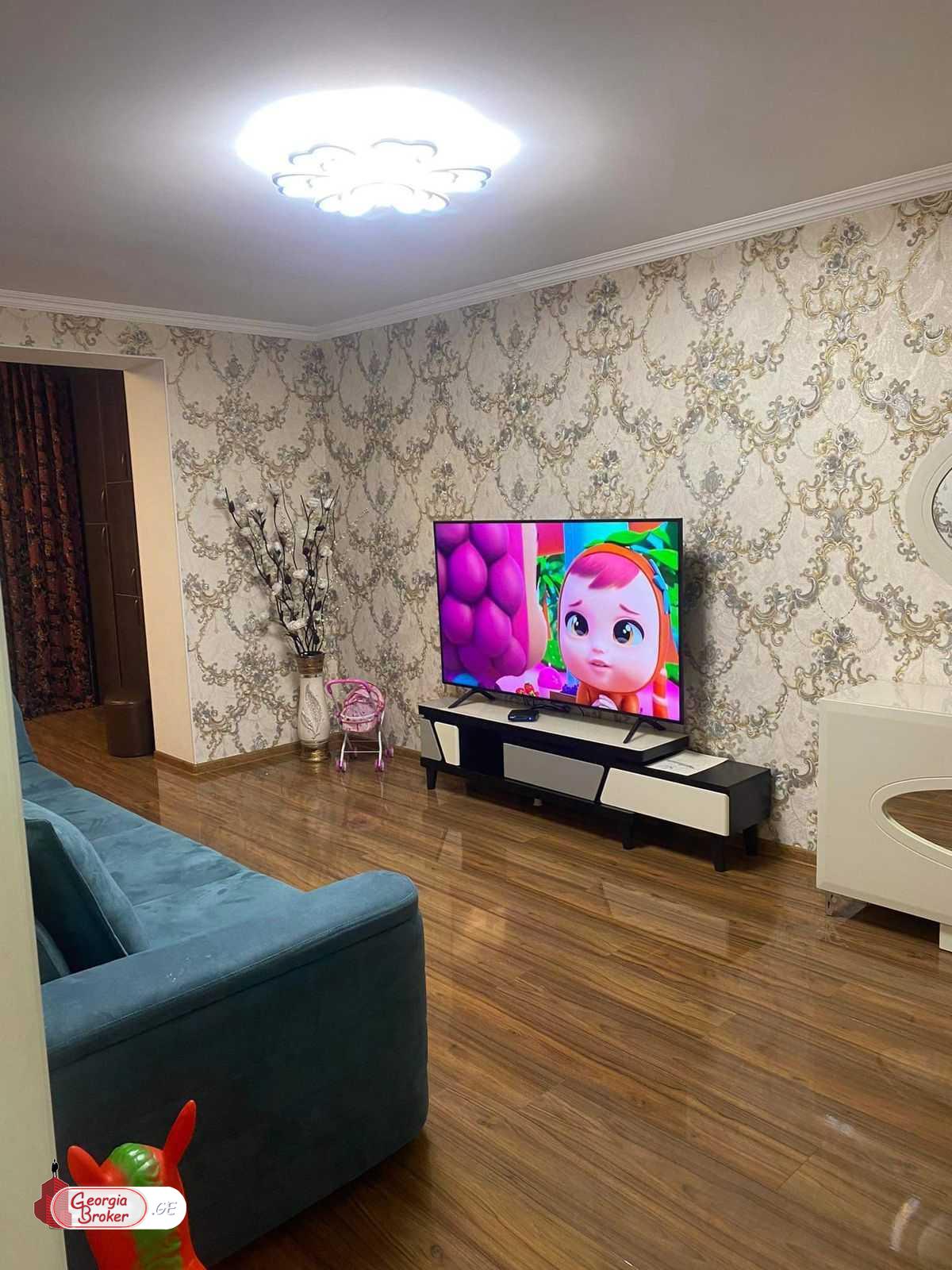 продается квартира с новым ремонтом 5-комнат