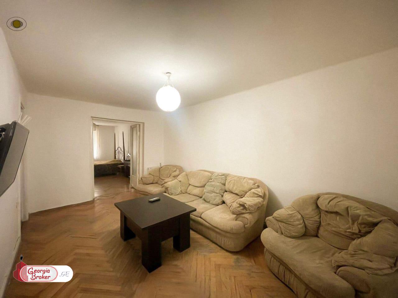 продается квартира с новым ремонтом 4-комнаты