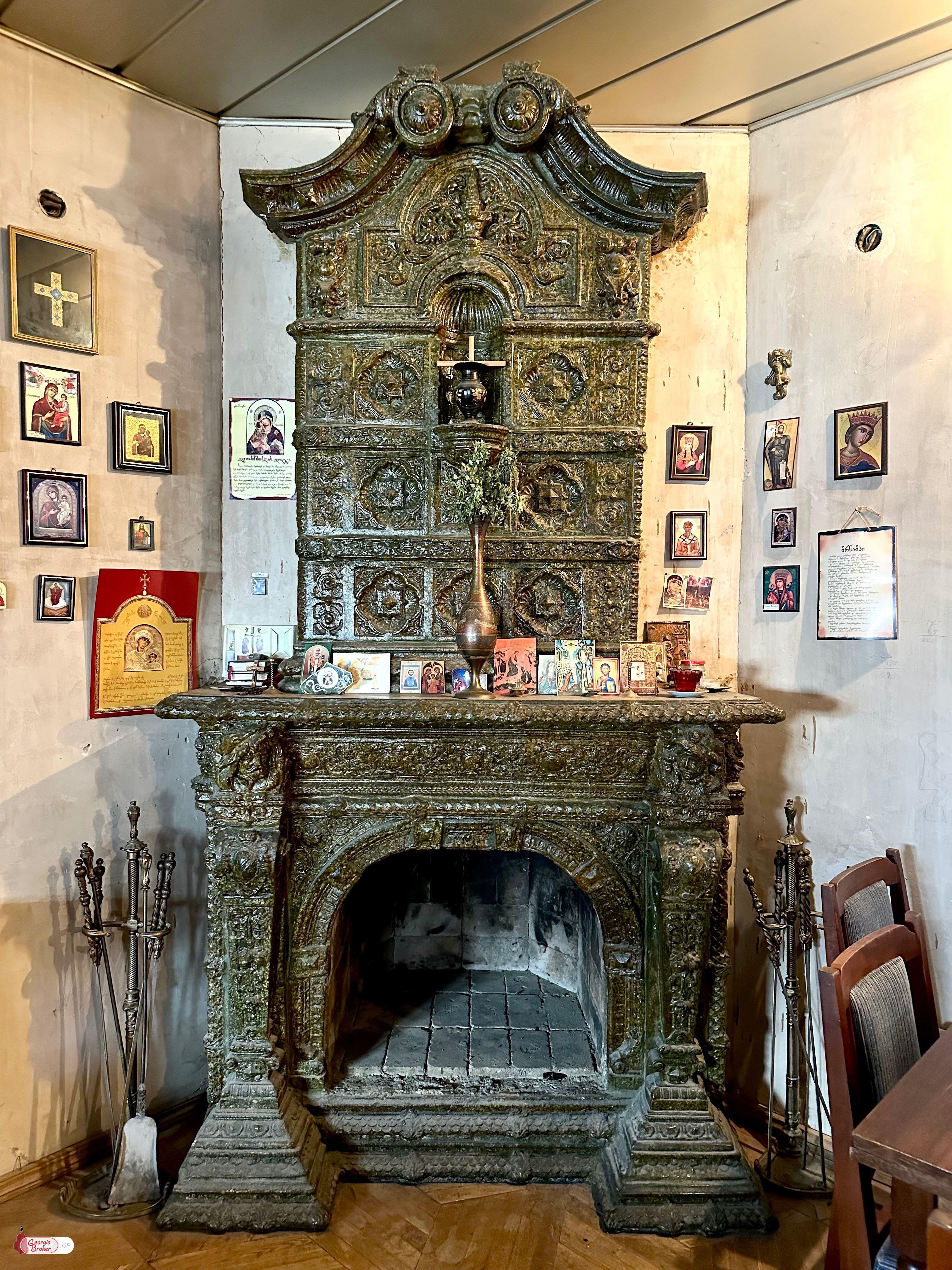 nearly repaired 5-room apartment for sale