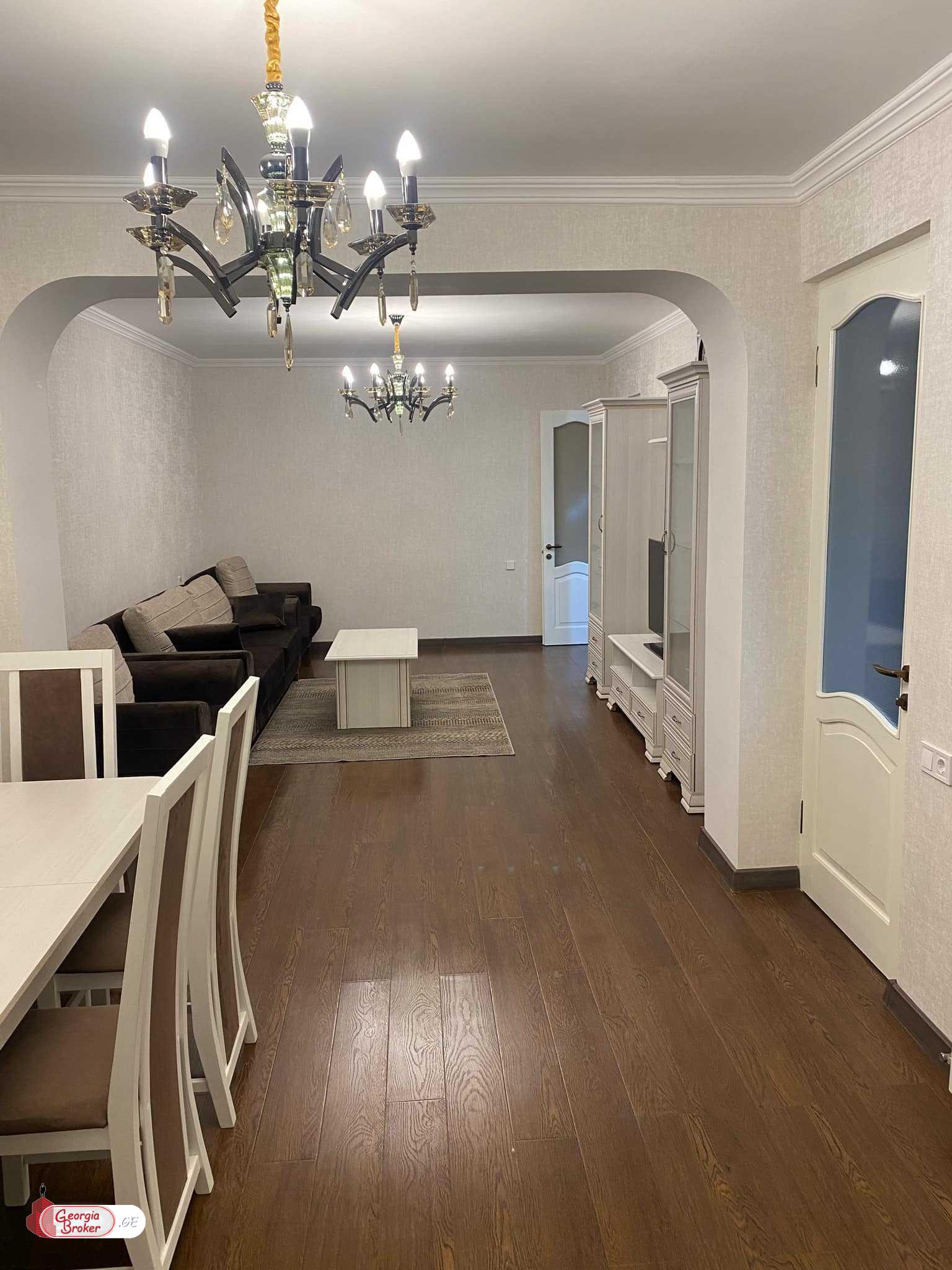 იყიდება ახალი გარემონტებული 3 ოთახიანი ბინა