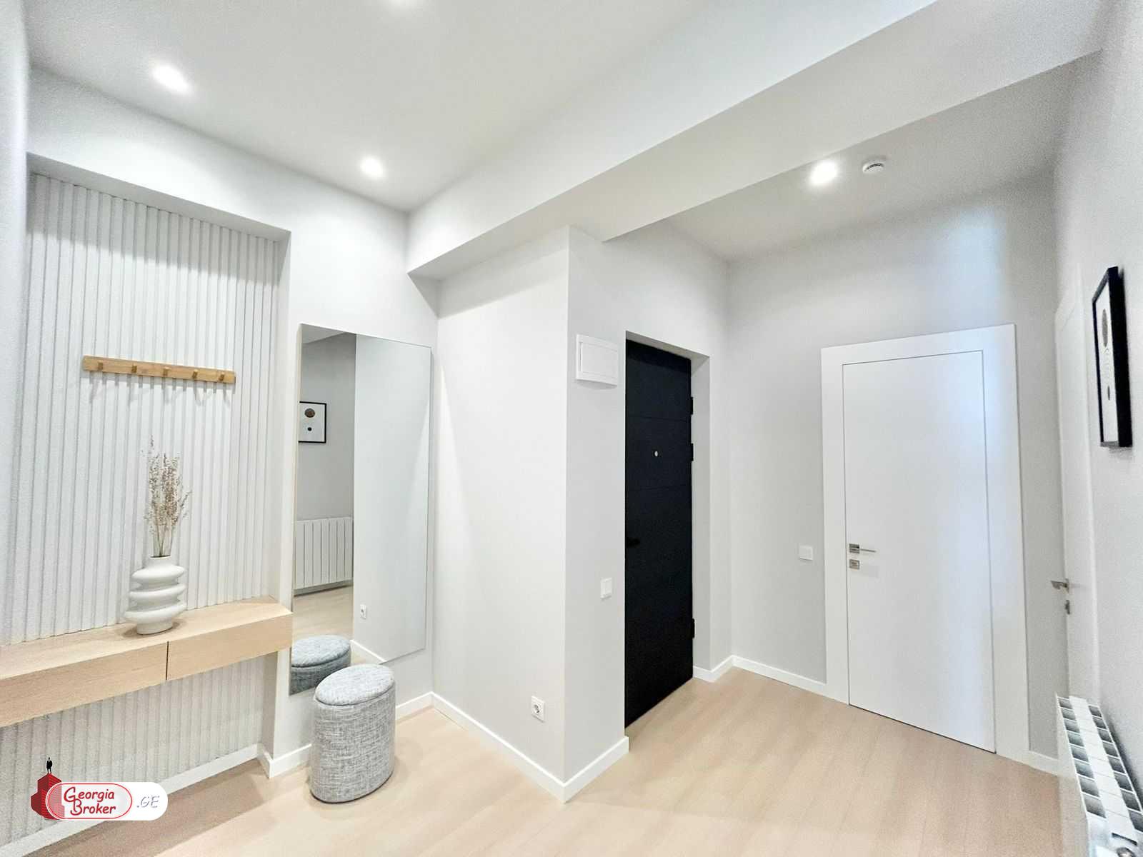 იყიდება ახალი გარემონტებული 3 ოთახიანი ბინა