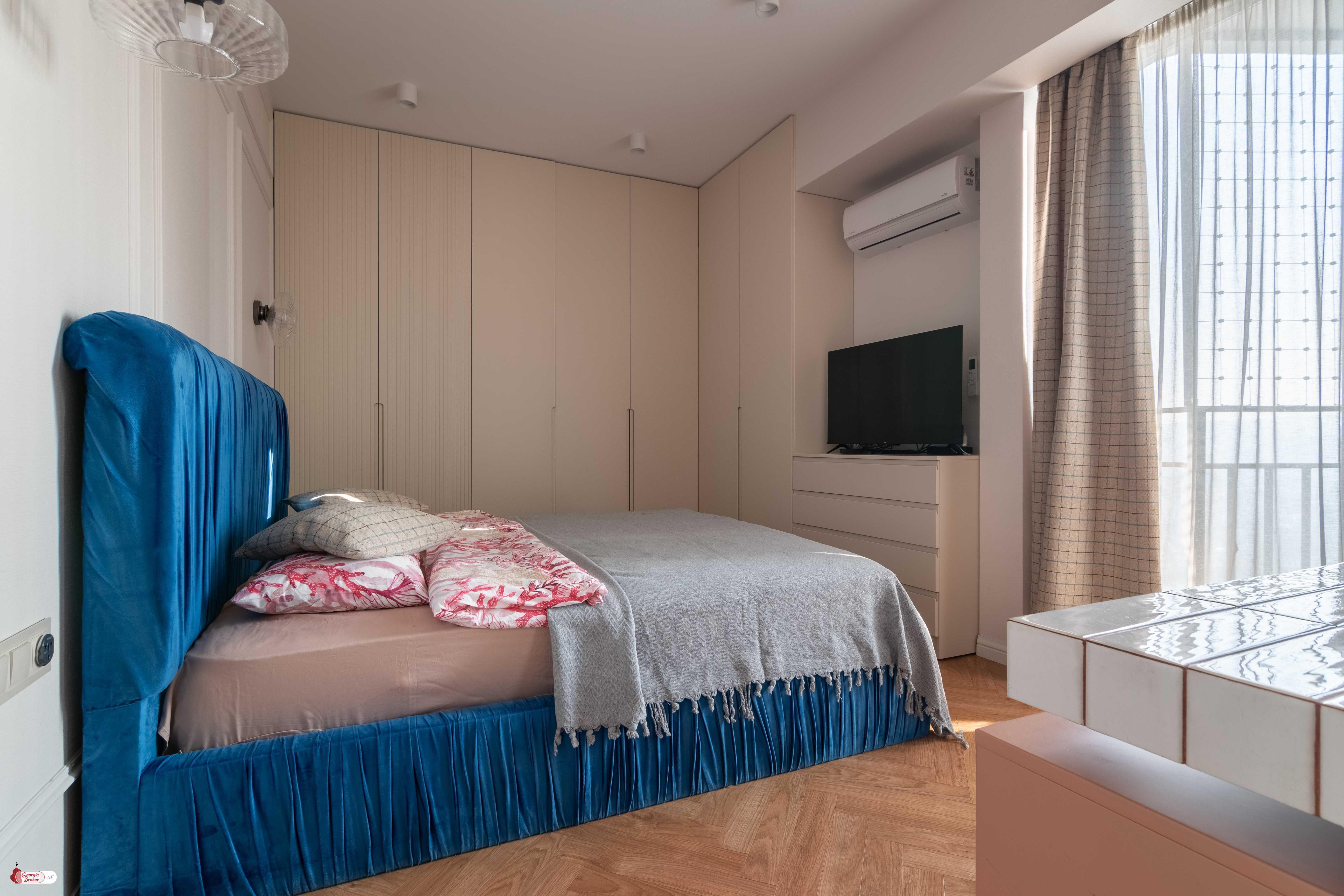 იყიდება ახალი გარემონტებული 3 ოთახიანი ბინა