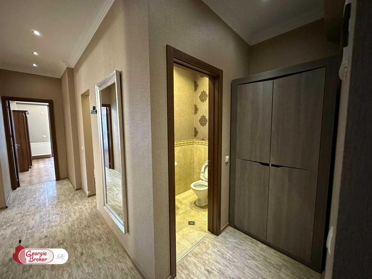 იყიდება ახალი გარემონტებული 3 ოთახიანი ბინა