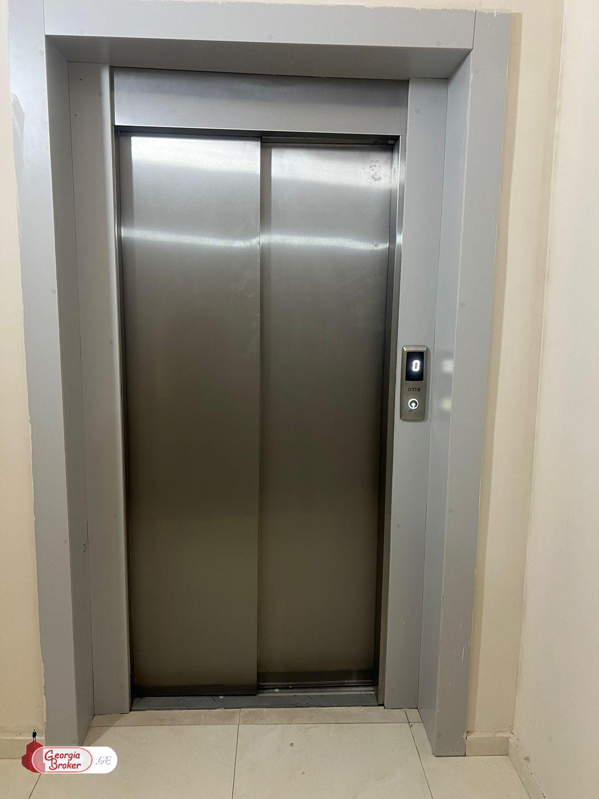 nearly repaired 3-room apartment for sale