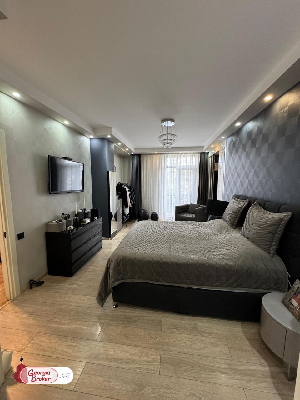 nearly repaired 4-room apartment for sale