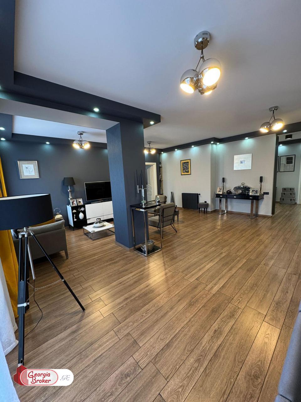 nearly repaired 4-room apartment for sale