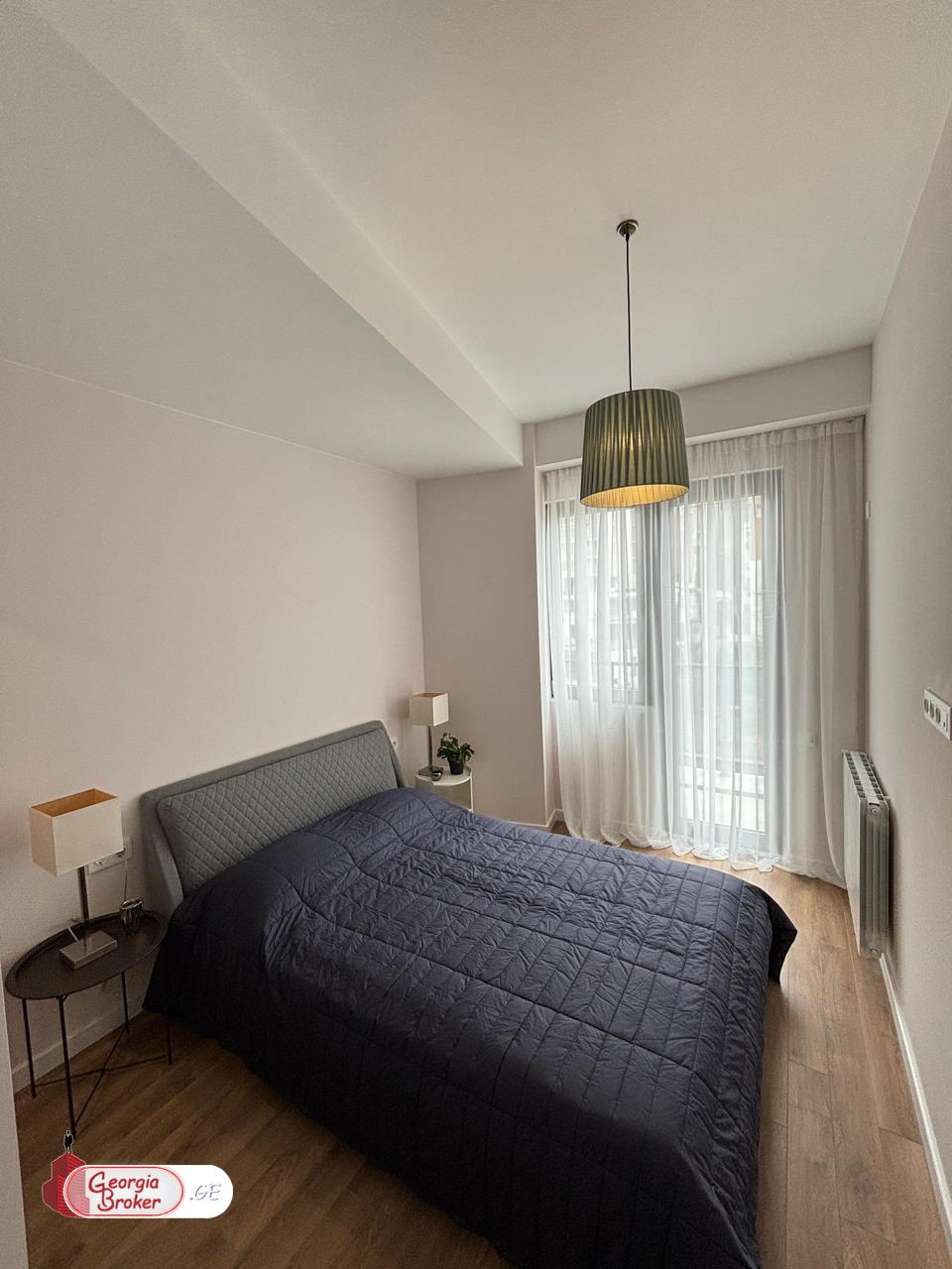 продается квартира с новым ремонтом 3-комнаты