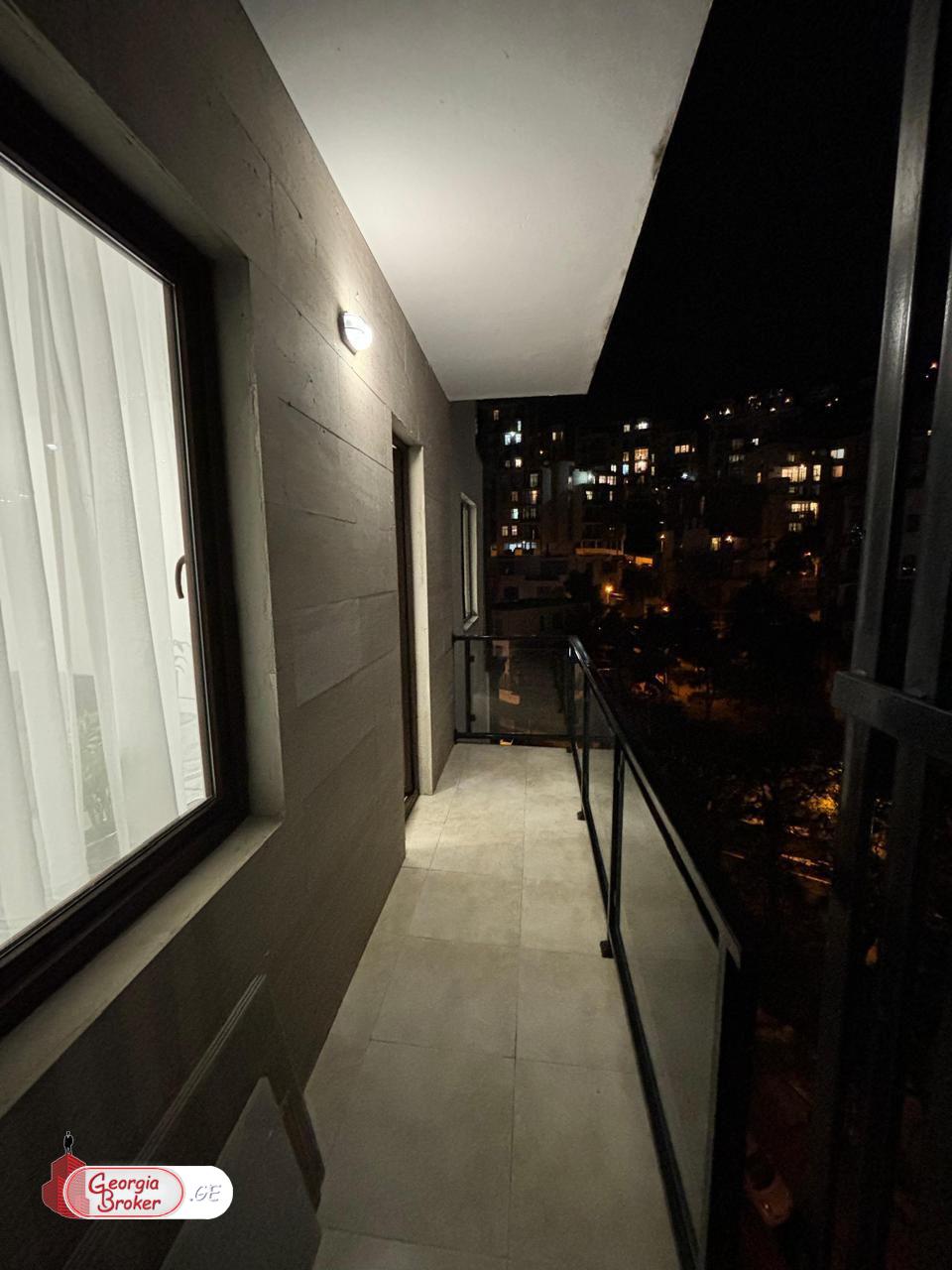 продается квартира с новым ремонтом 3-комнаты