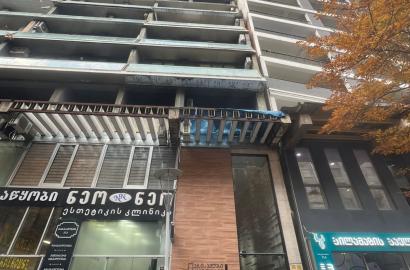 იყიდება ახალი გარემონტებული 5 ოთახიანი ბინა