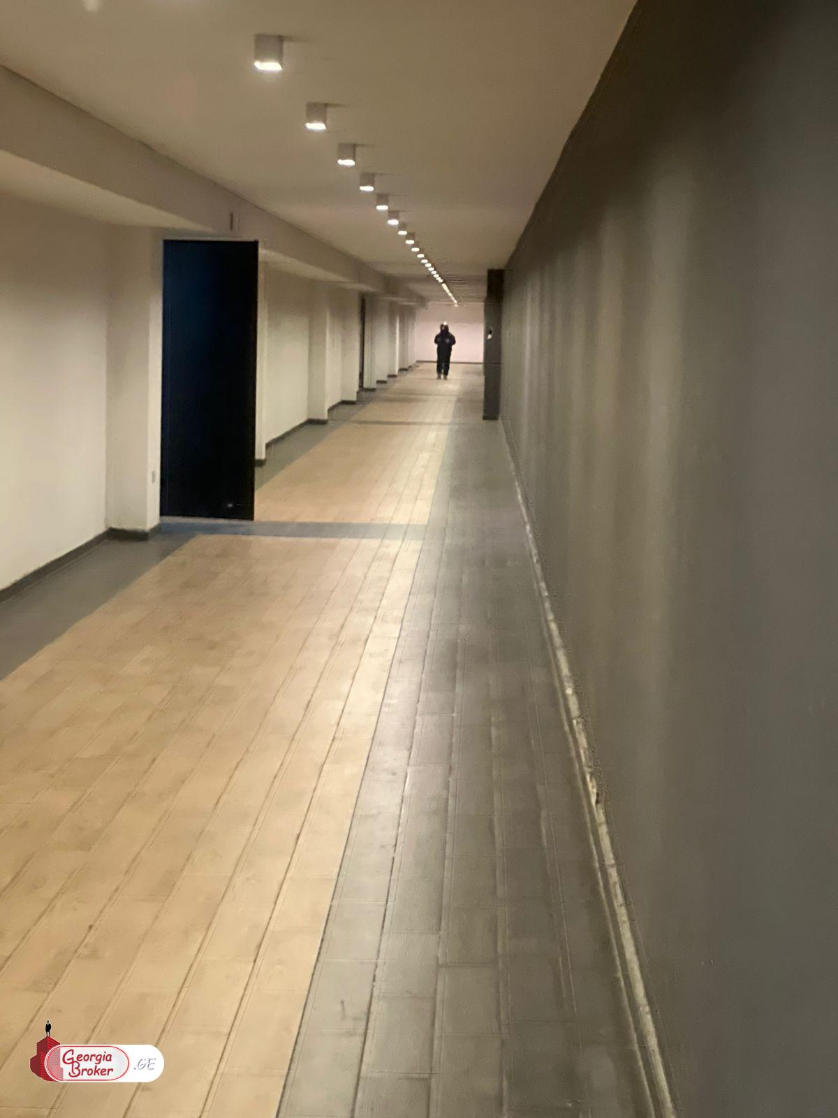 იყიდება ახალი გარემონტებული 5 ოთახიანი ბინა