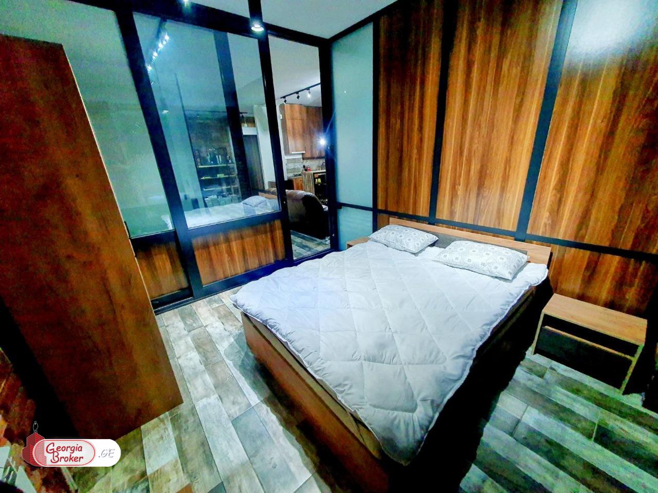 продается квартира с новым ремонтом 3-комнаты