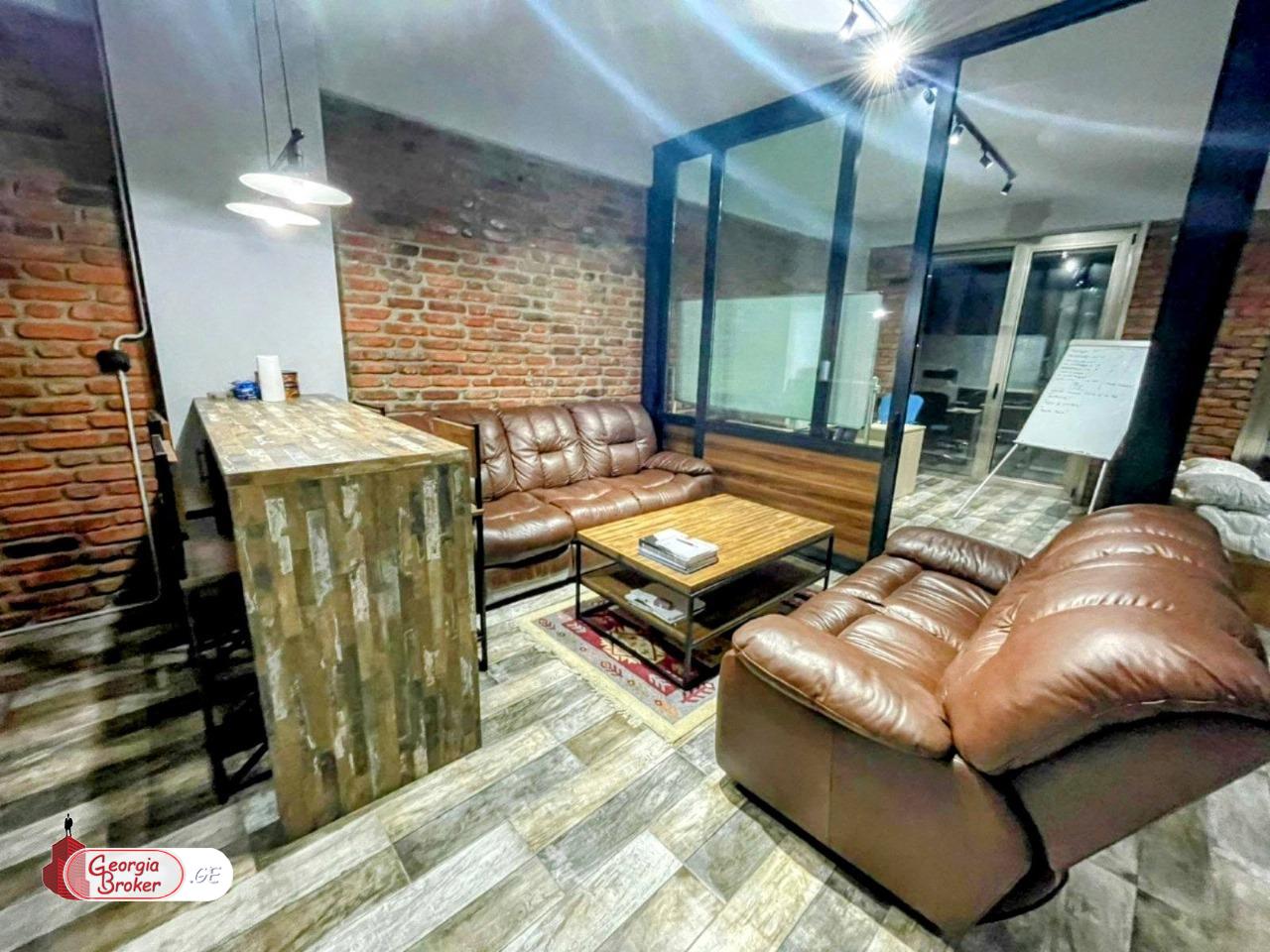 продается квартира с новым ремонтом 3-комнаты