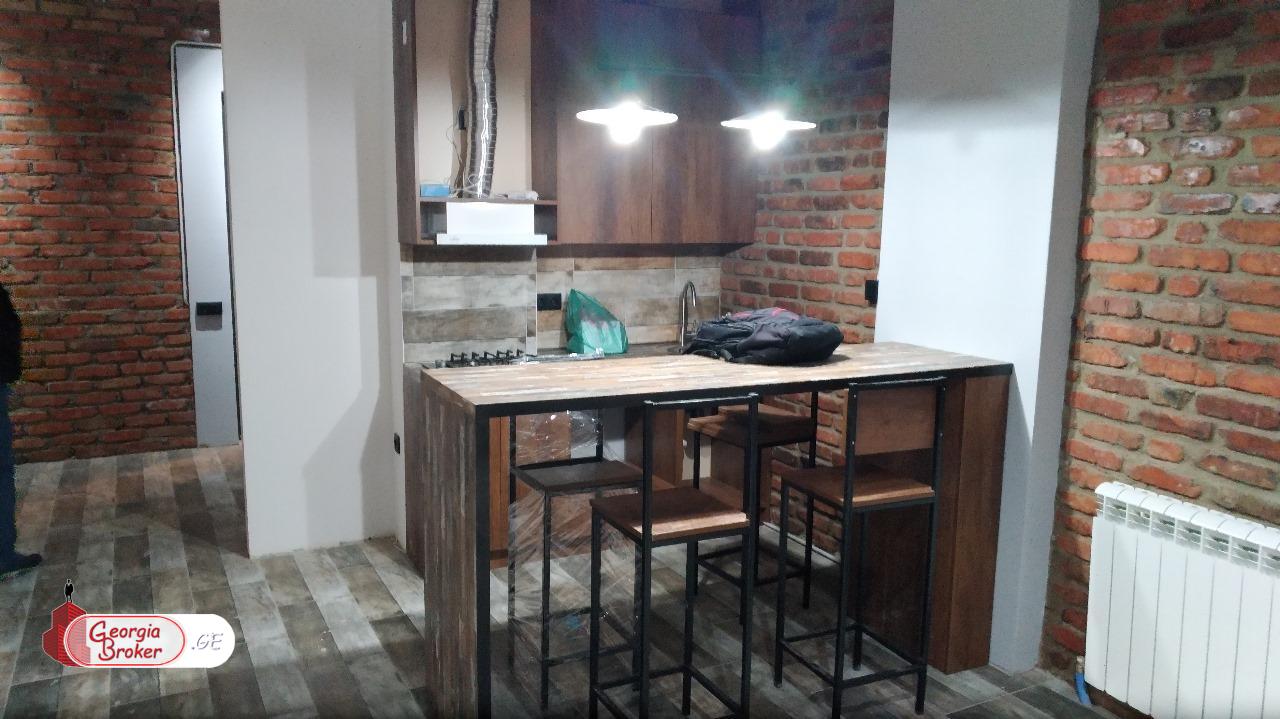 продается квартира с новым ремонтом 3-комнаты