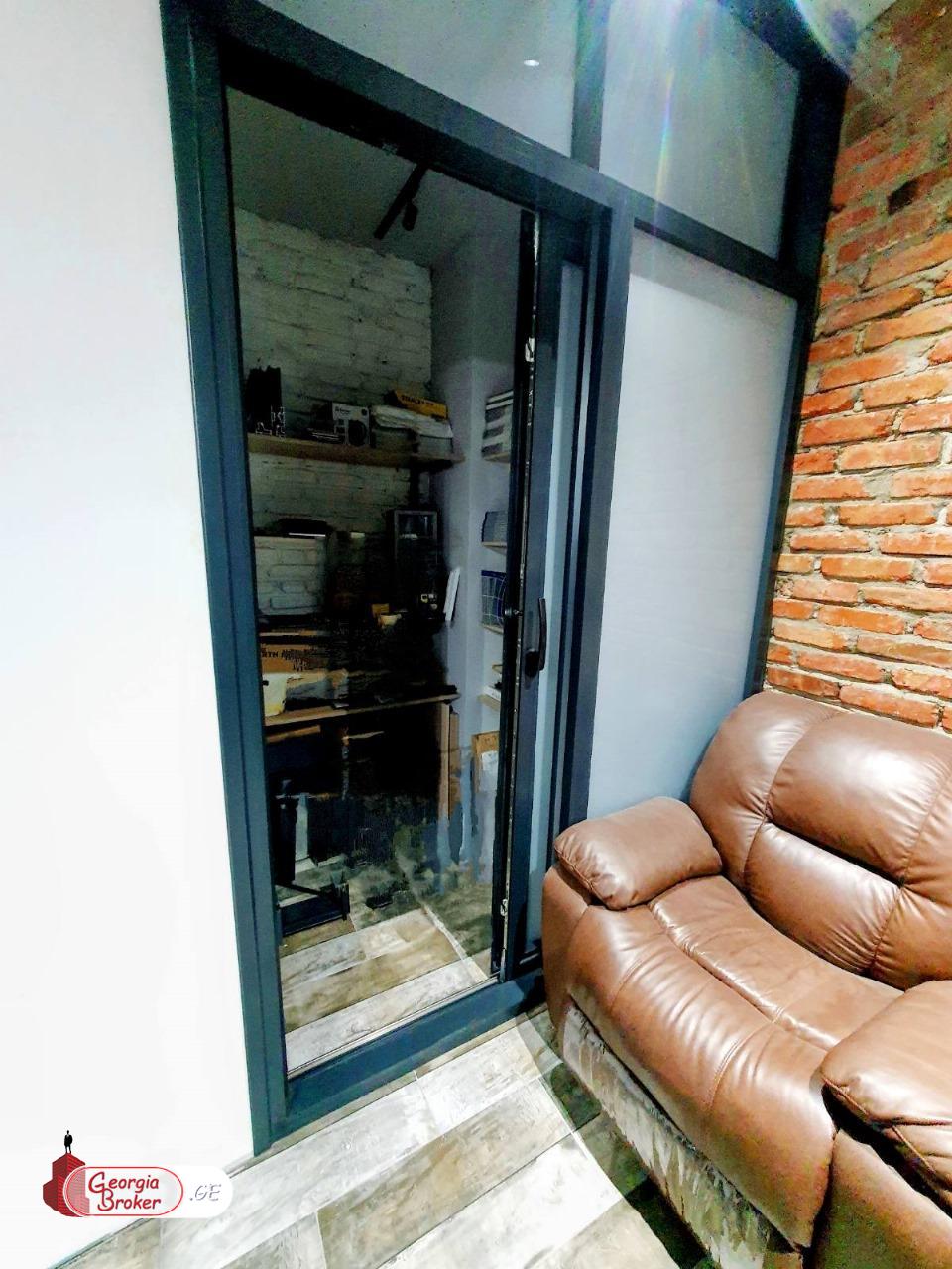 продается квартира с новым ремонтом 3-комнаты