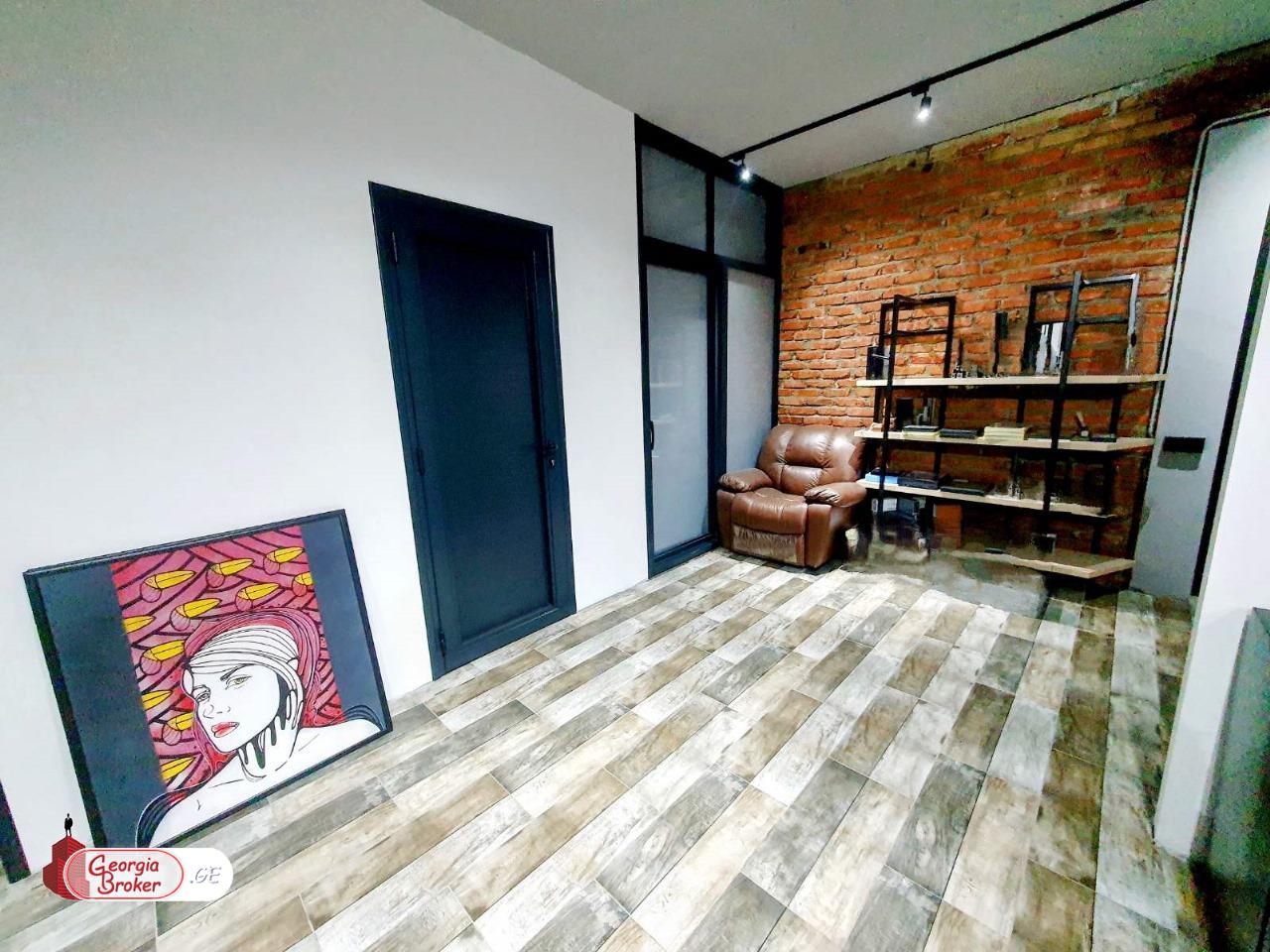 продается квартира с новым ремонтом 3-комнаты