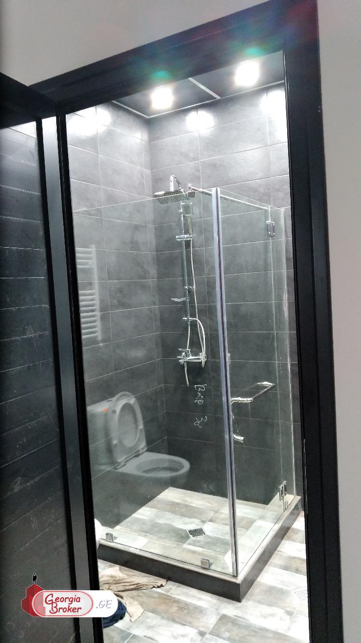 продается квартира с новым ремонтом 3-комнаты