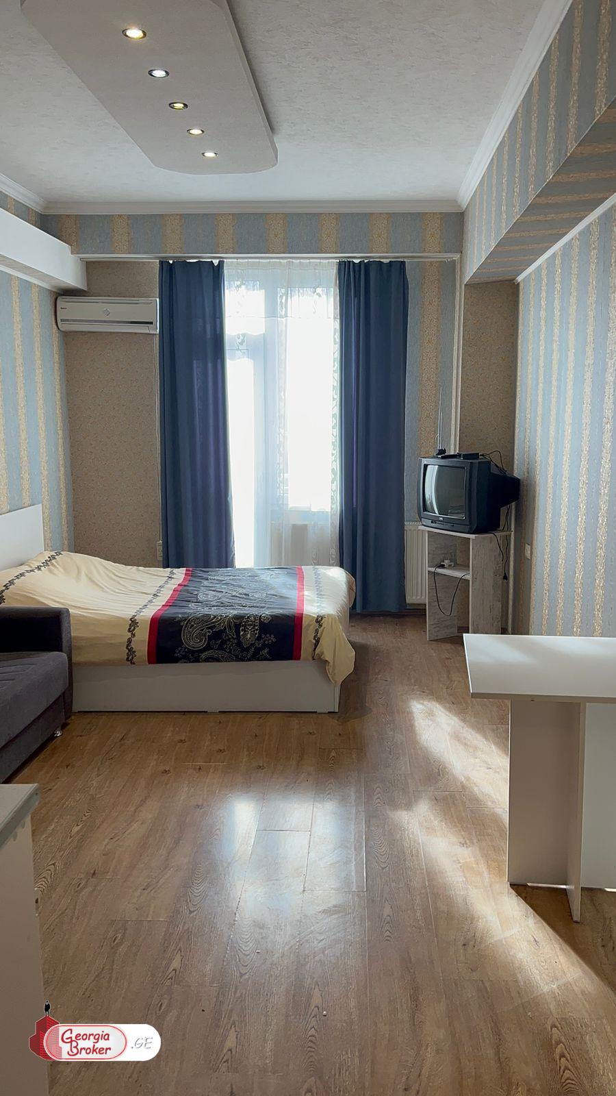 nearly repaired 8-room apartment for sale