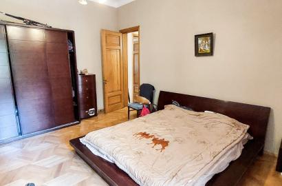 nearly repaired 4-room apartment for sale