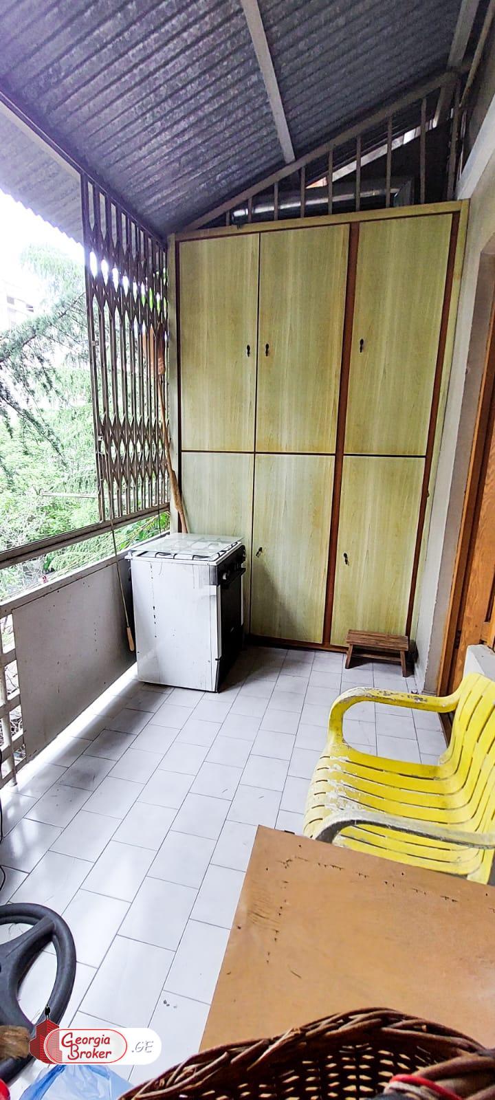 იყიდება ახალი გარემონტებული 4 ოთახიანი ბინა