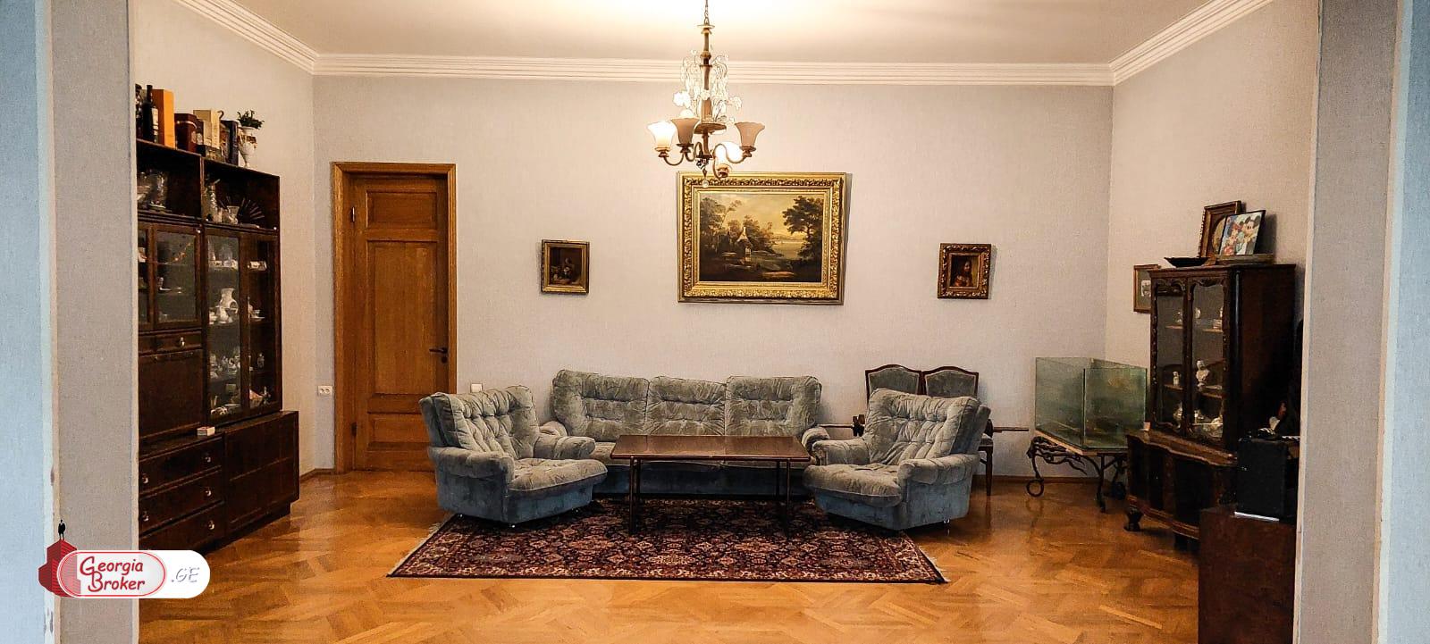 იყიდება ახალი გარემონტებული 4 ოთახიანი ბინა